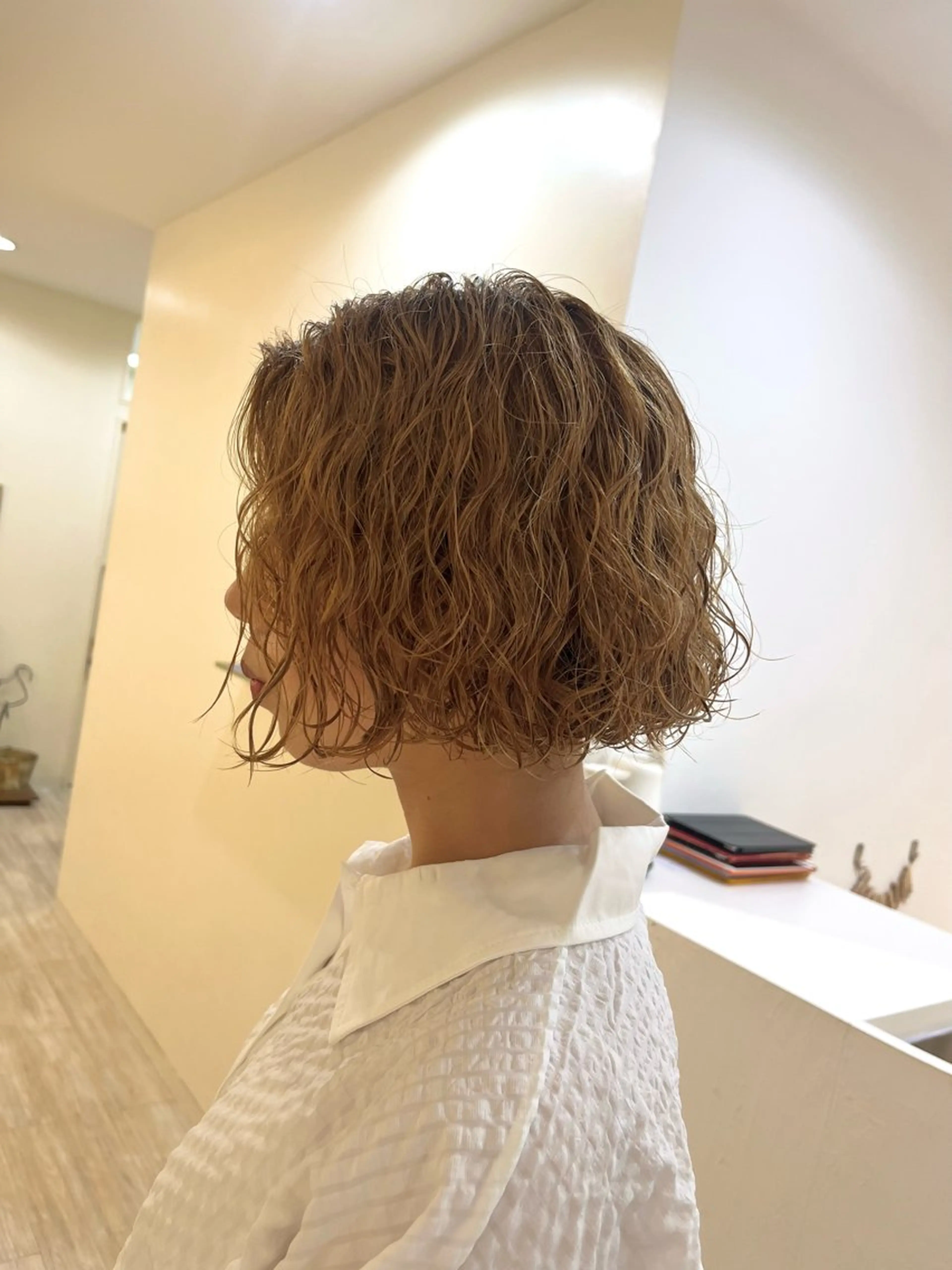 ショート パーマ つぼみ/パーマ ／レイヤー／ボブのヘアスタイル