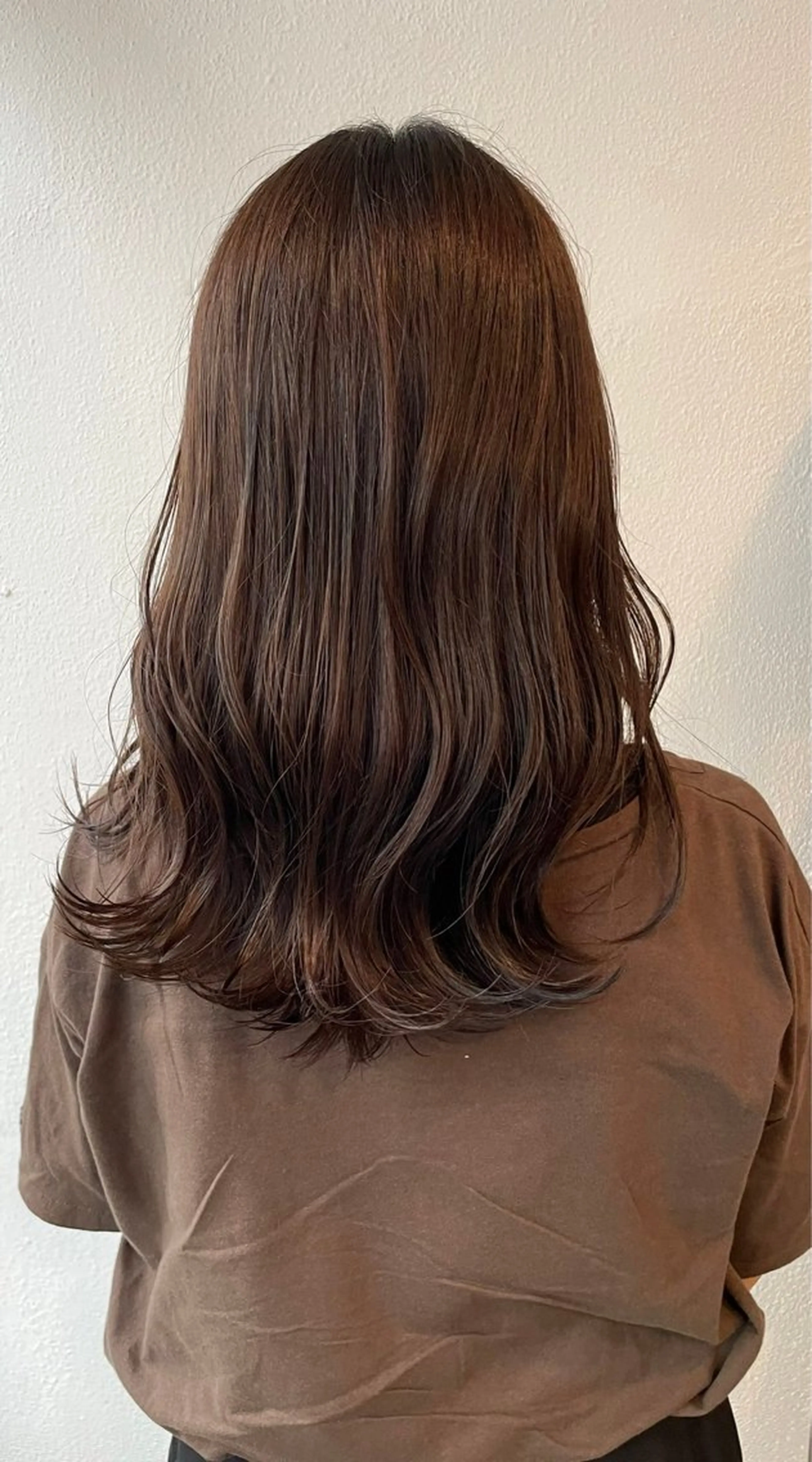 セミロング カラー 平良 那生のヘアスタイル