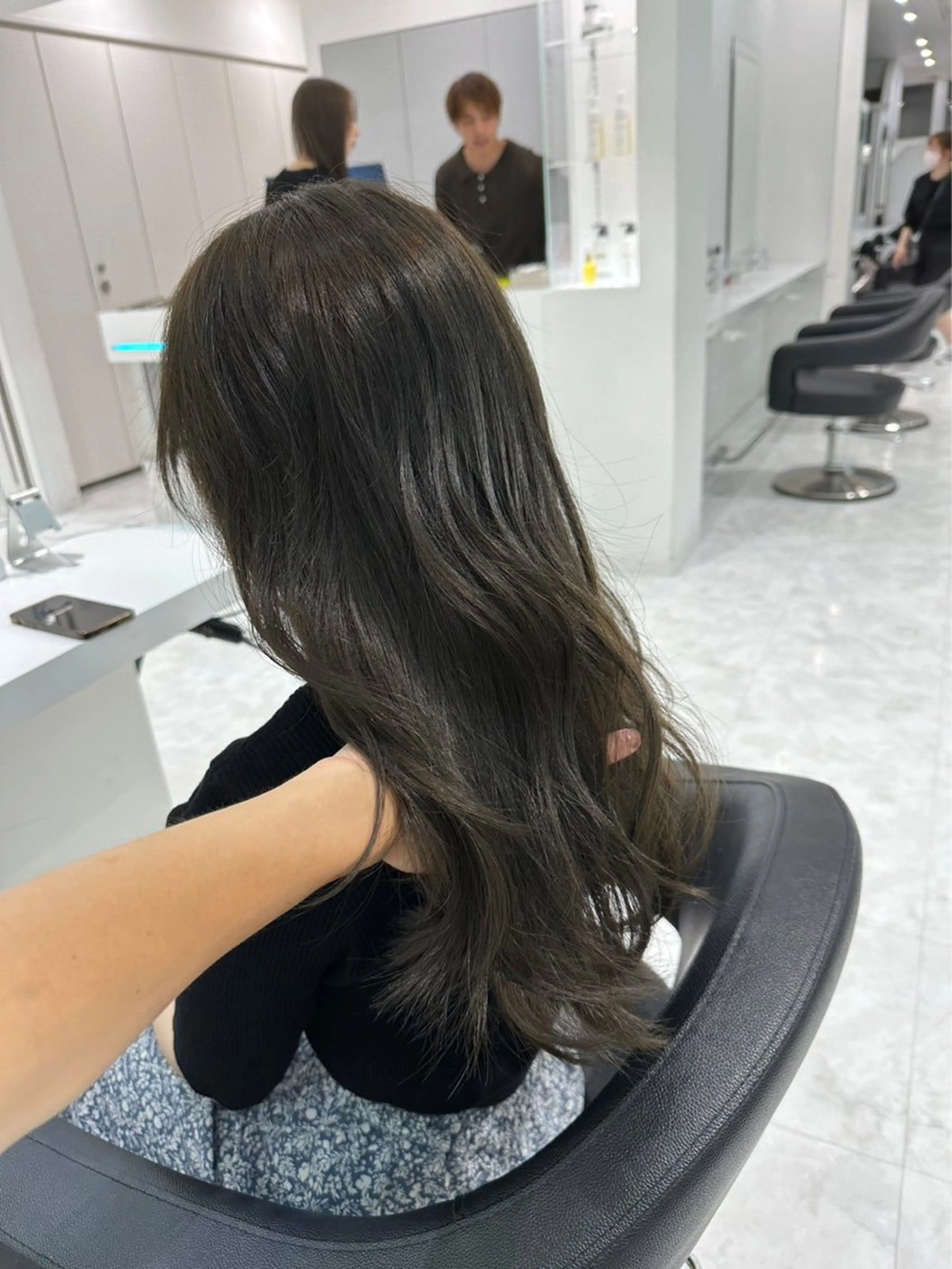 ロング カラー ブラウンカラー オリーブブラウン 垢抜けハイトーン☀／ 笑顔の美容師／しゅんのヘアスタイル