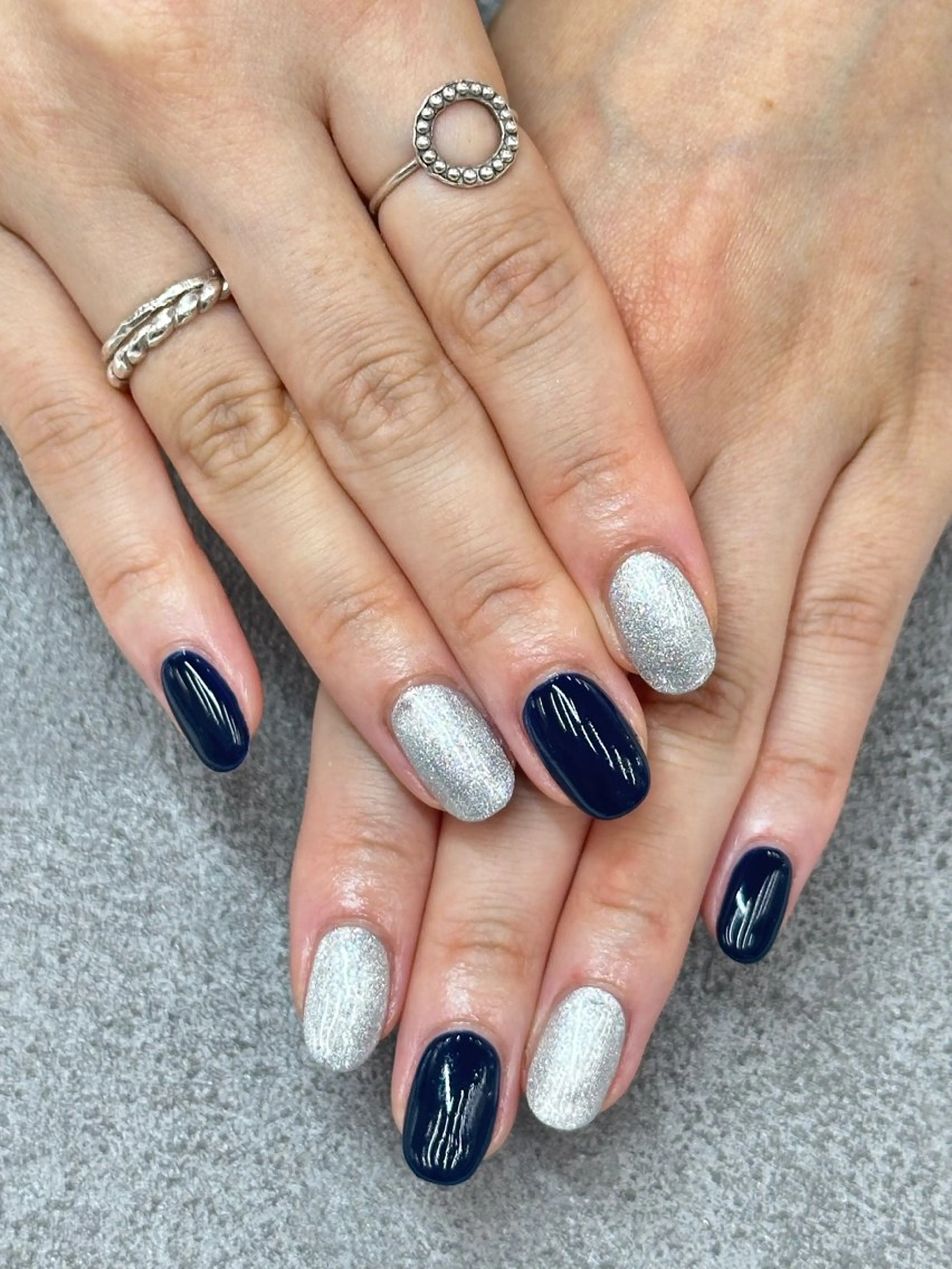 ネイル シルバー MAXKELLY MEGUMIのネイルデザイン