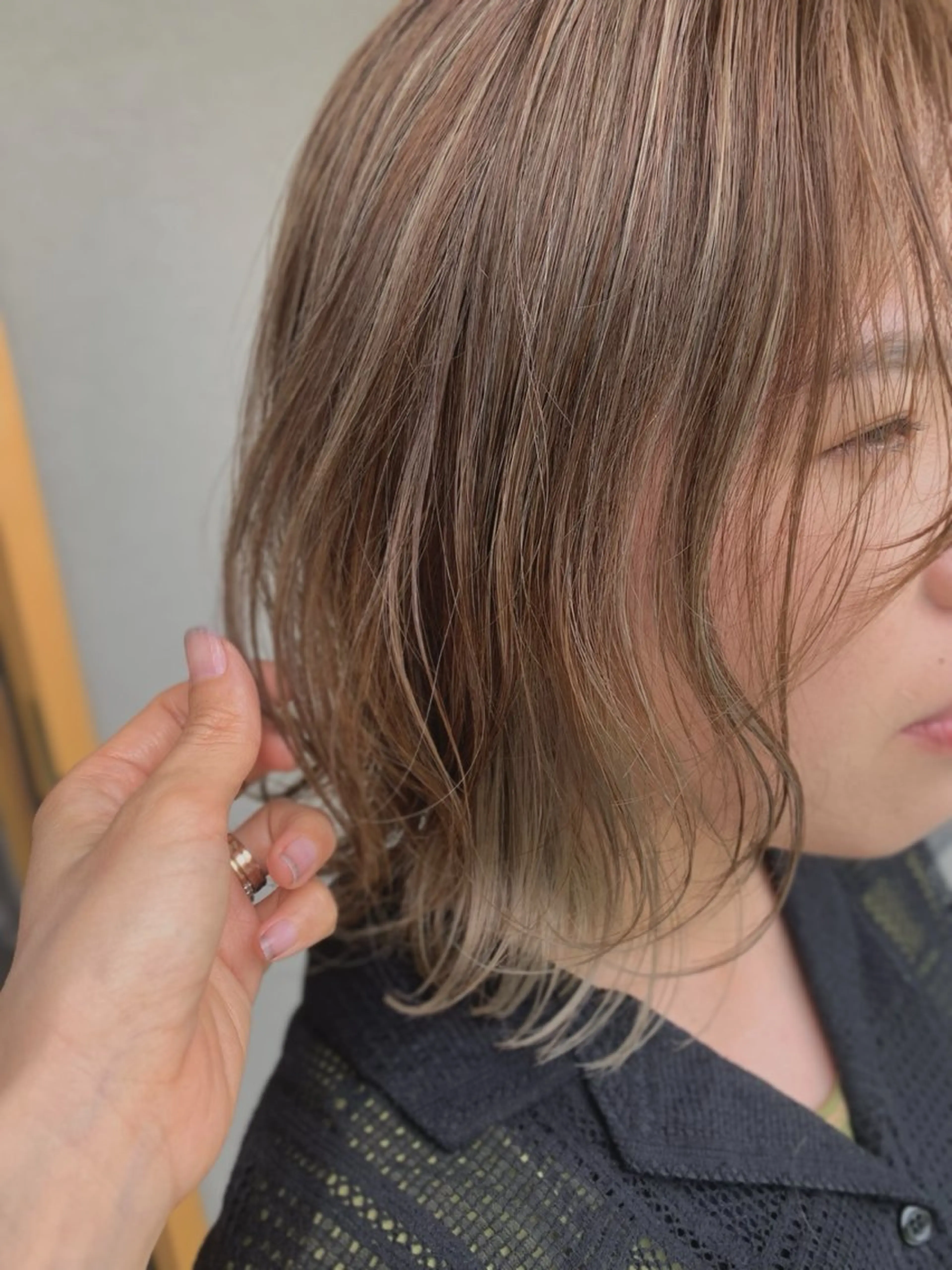 ミディアム ulu.久保田 加奈子のヘアスタイル