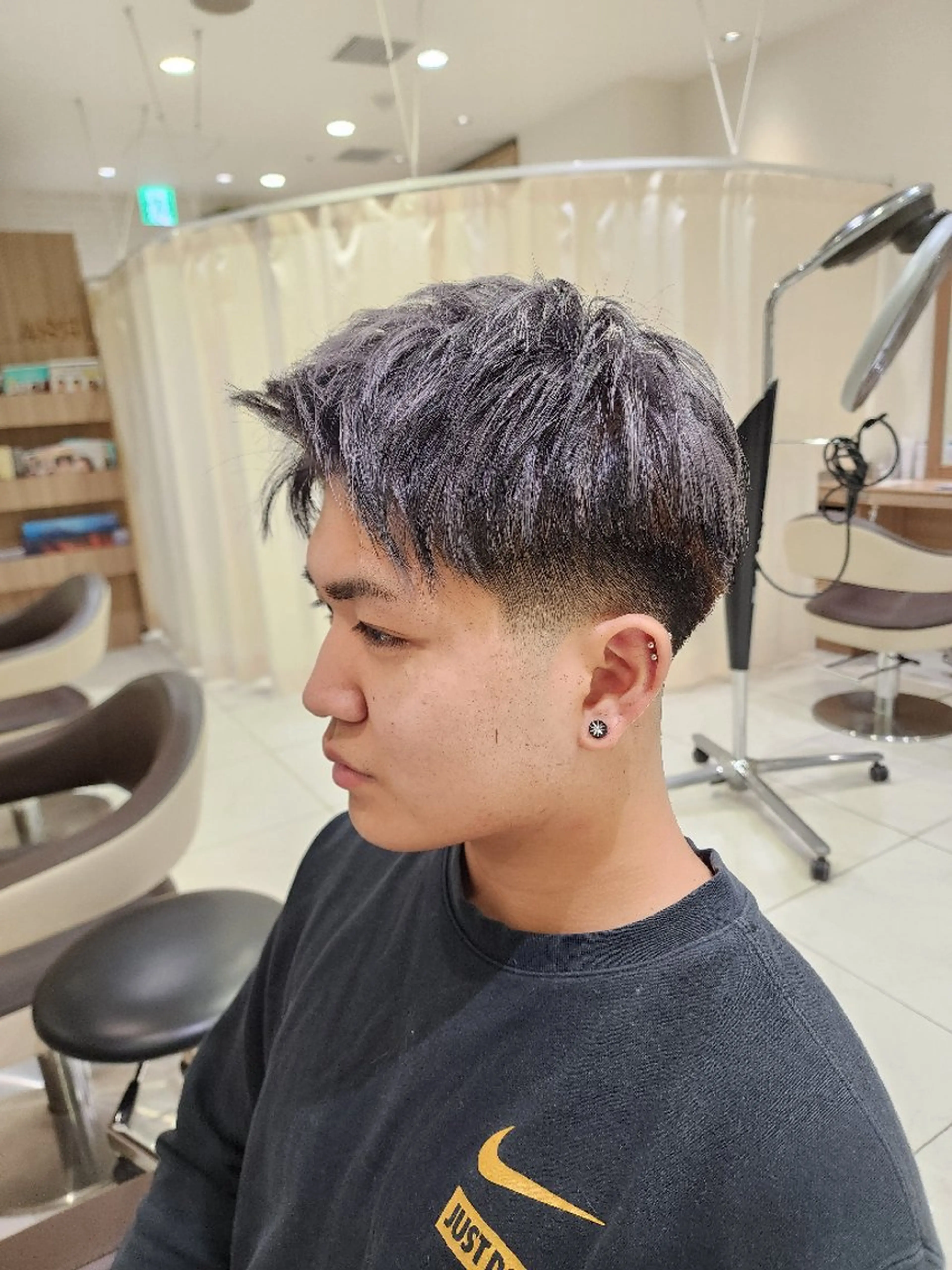 ショート カラー ブリーチ パープルカラー 髪質改善 中村 和貴のヘアスタイル
