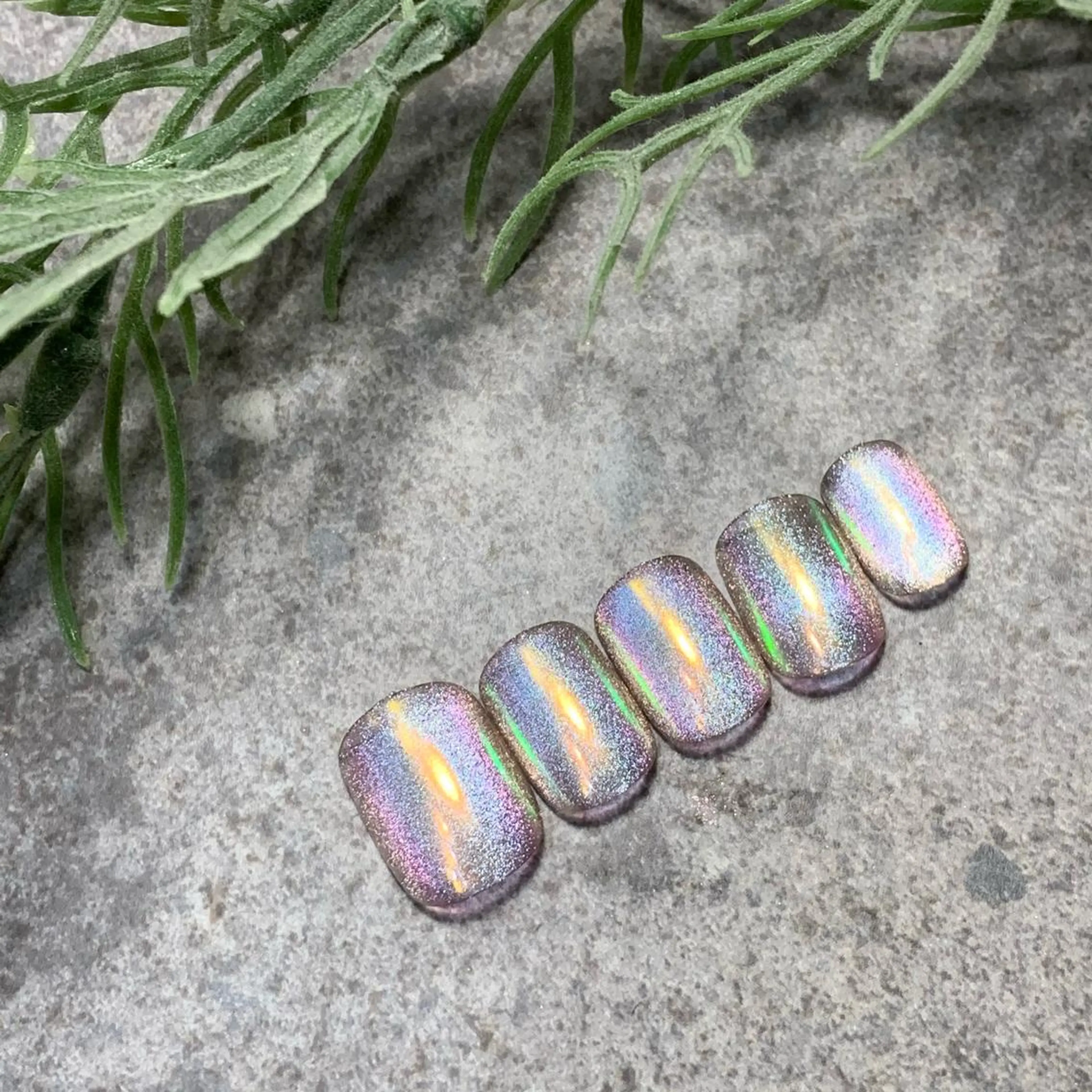 ネイル オーロラネイル キラキラネイル マグネットネイル シンプルネイル ハンドネイル NAILROOM ekolu所属・近藤 穂乃果のネイルデザイン