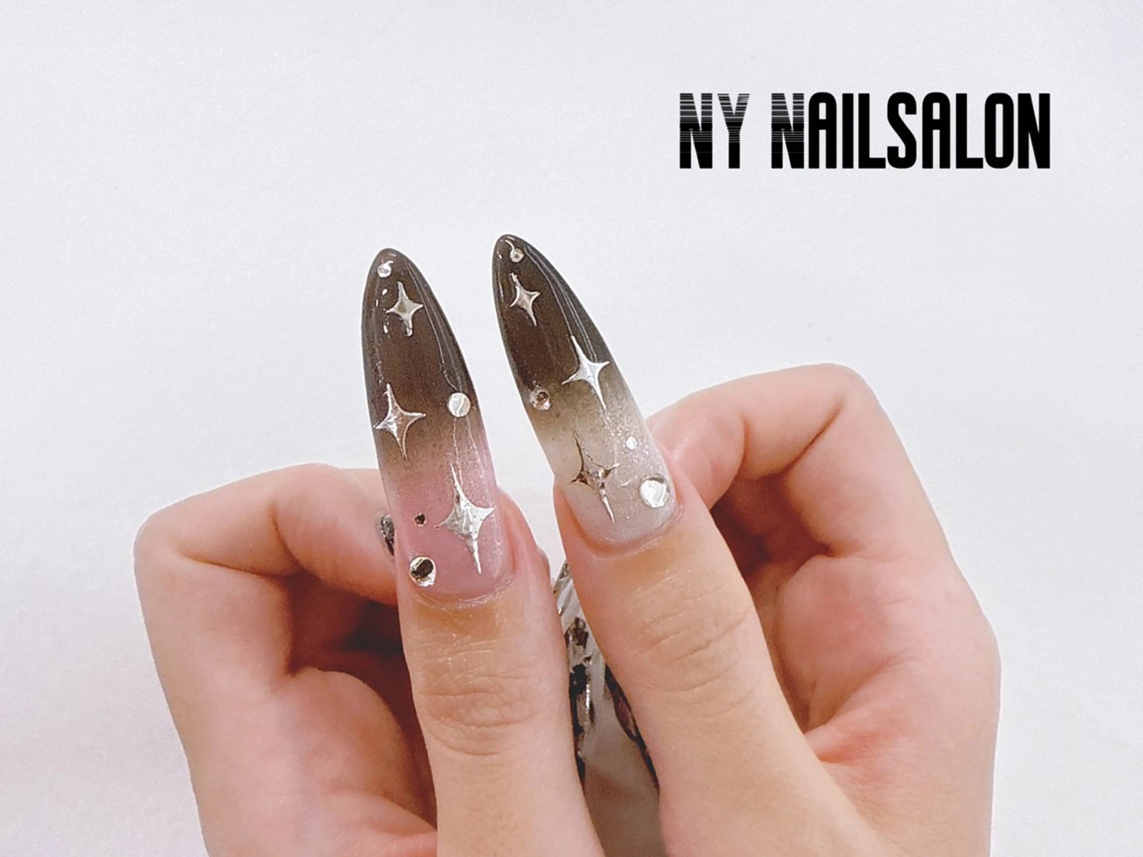 キッズ ネイル 長さ出し フットネイル フレンチネイル ジェルネイル ガーリー ハンドネイル NYネイルサロン　千葉中央店所属・NYネイルサロン 千葉中央店のネイルデザイン