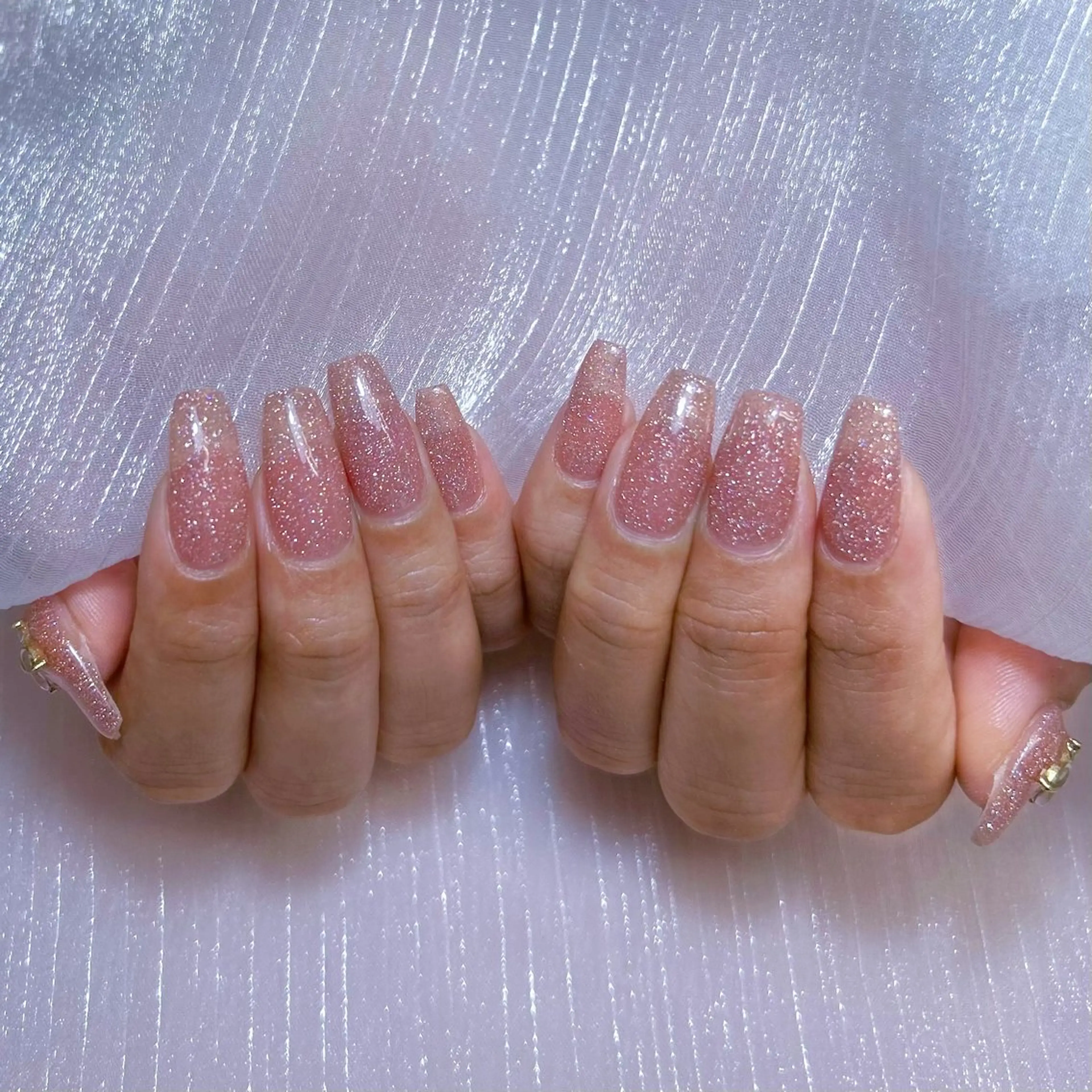 ネイル アートネイル オーロラネイル ガーリー キラキラネイル 韓国ネイル ハンドネイル ハンドケア DEMAIN- 🌸のネイルデザイン