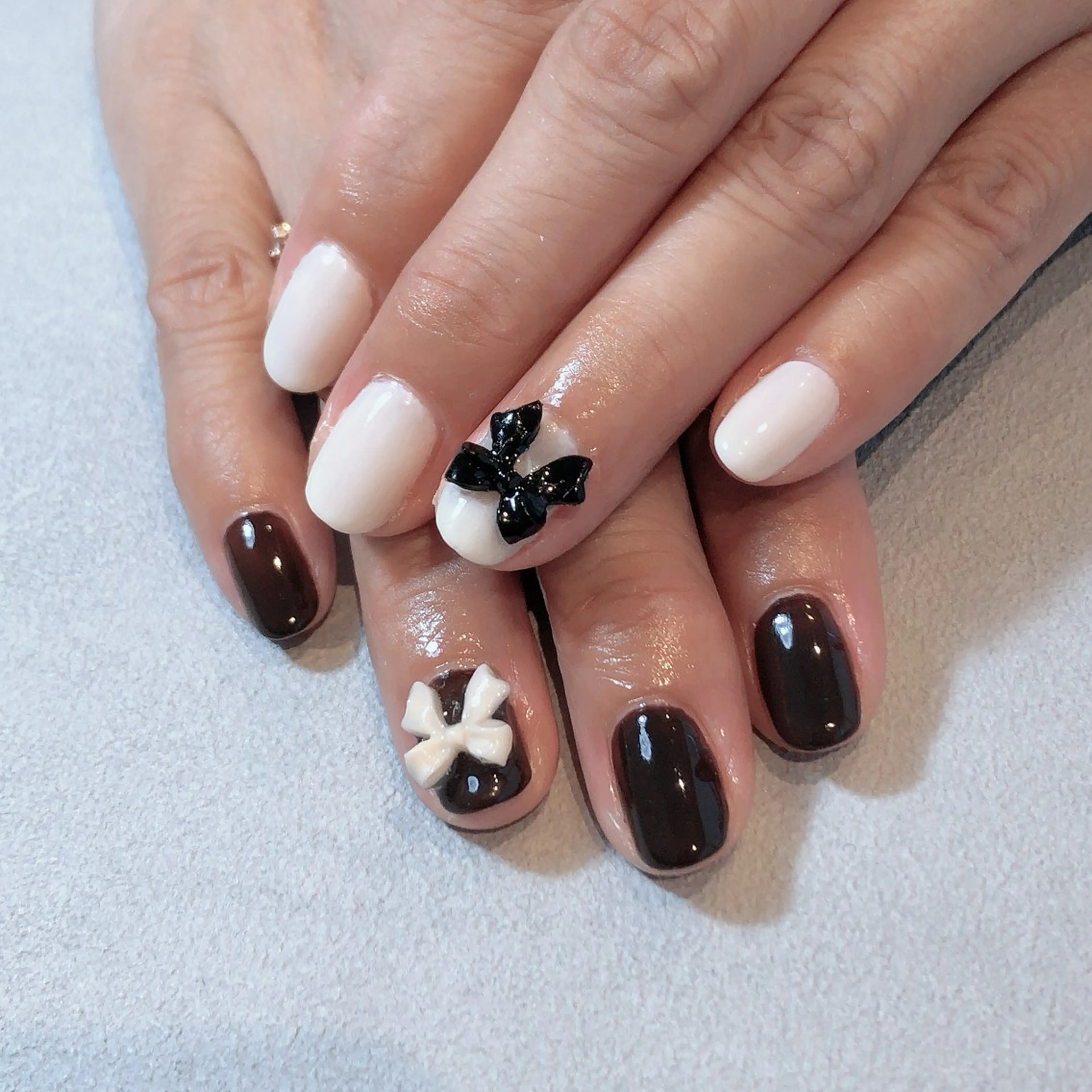 ネイル ワンカラーネイル リボン ハンドネイル le petit mimiのネイルデザイン