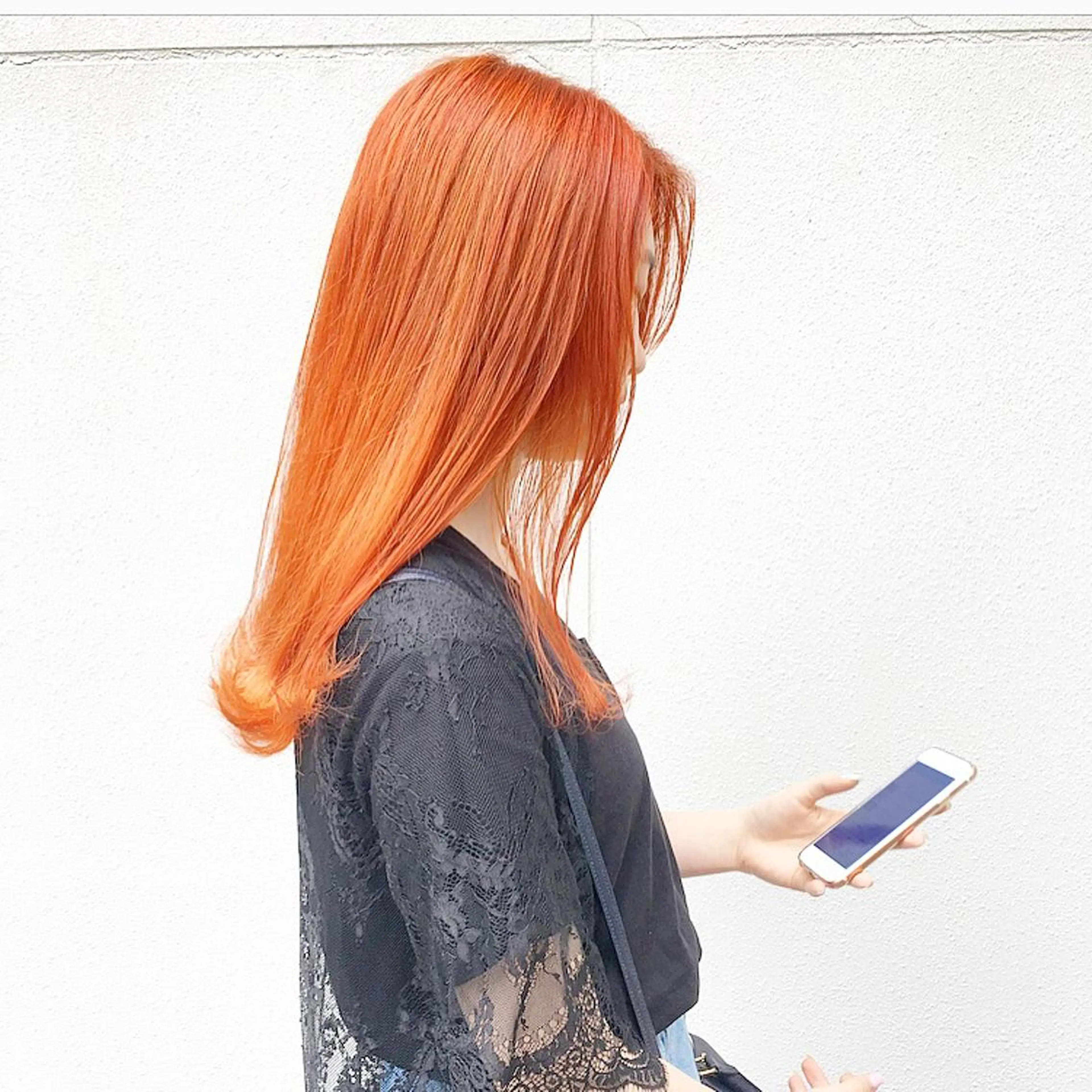 ロング カラー ブリーチ、パーマ 西部笑のヘアスタイル