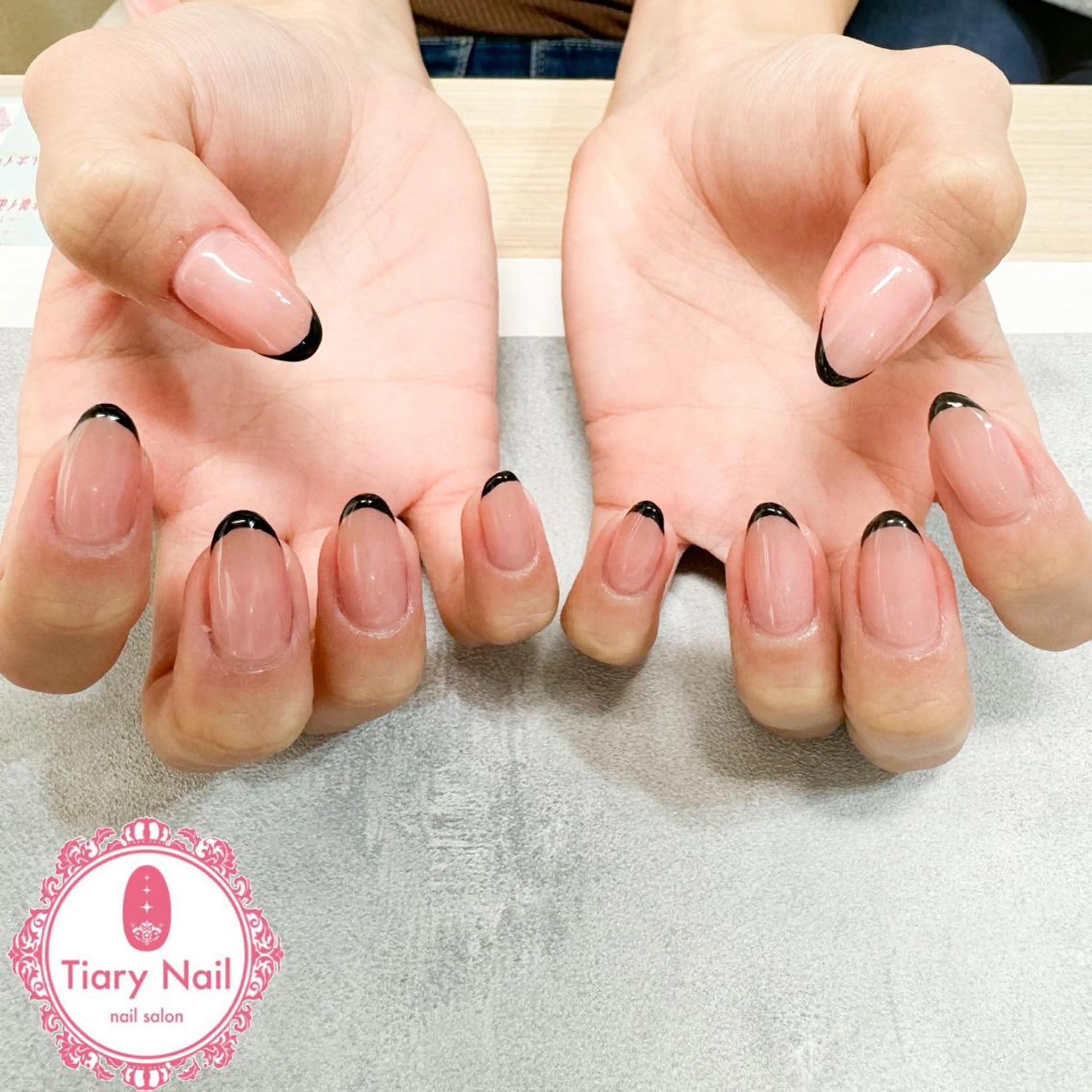 ネイル tiarynail K Kのネイルデザイン