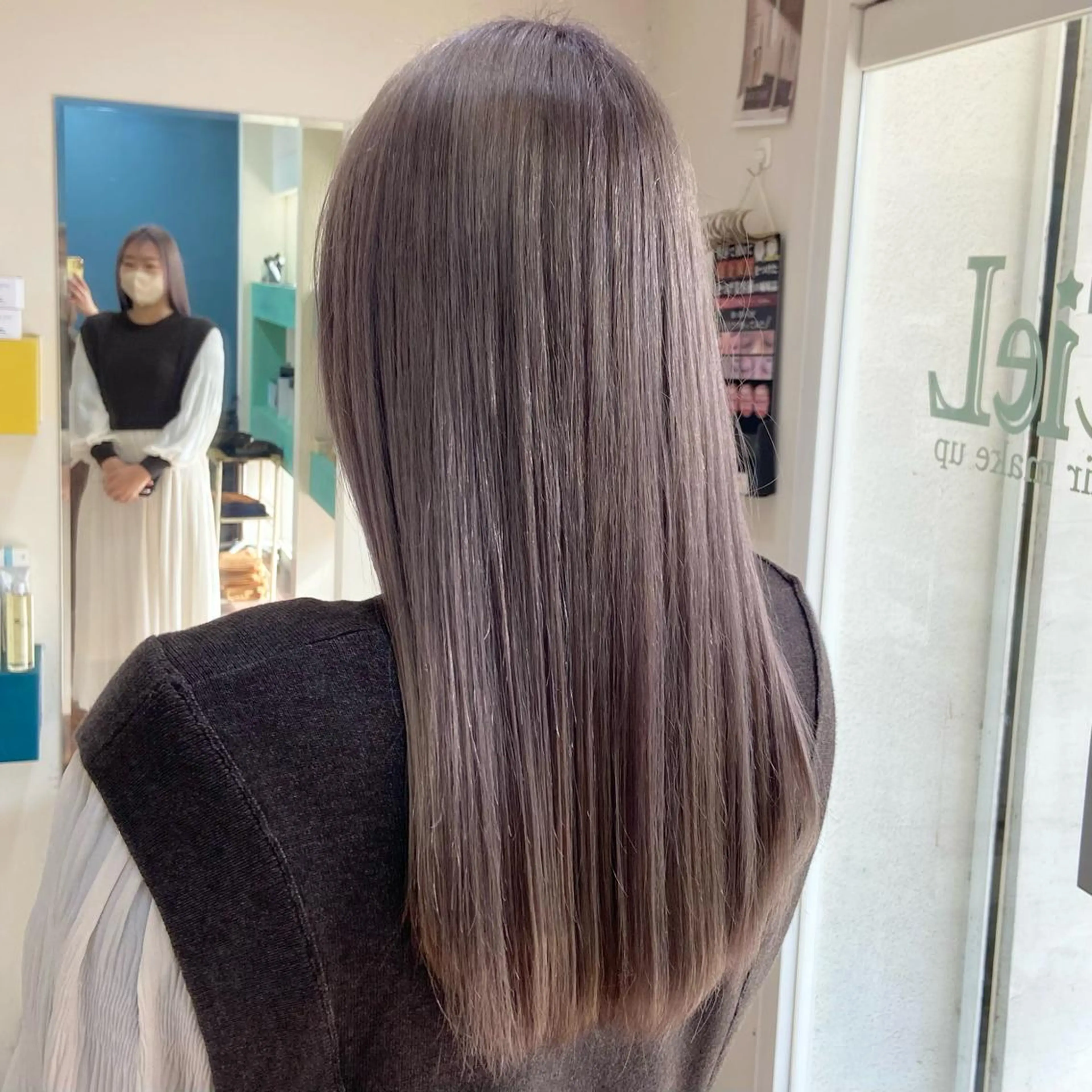 ロング カラー グレージュ 髪質改善/ストレート /透明感/西川奈穂のヘアスタイル