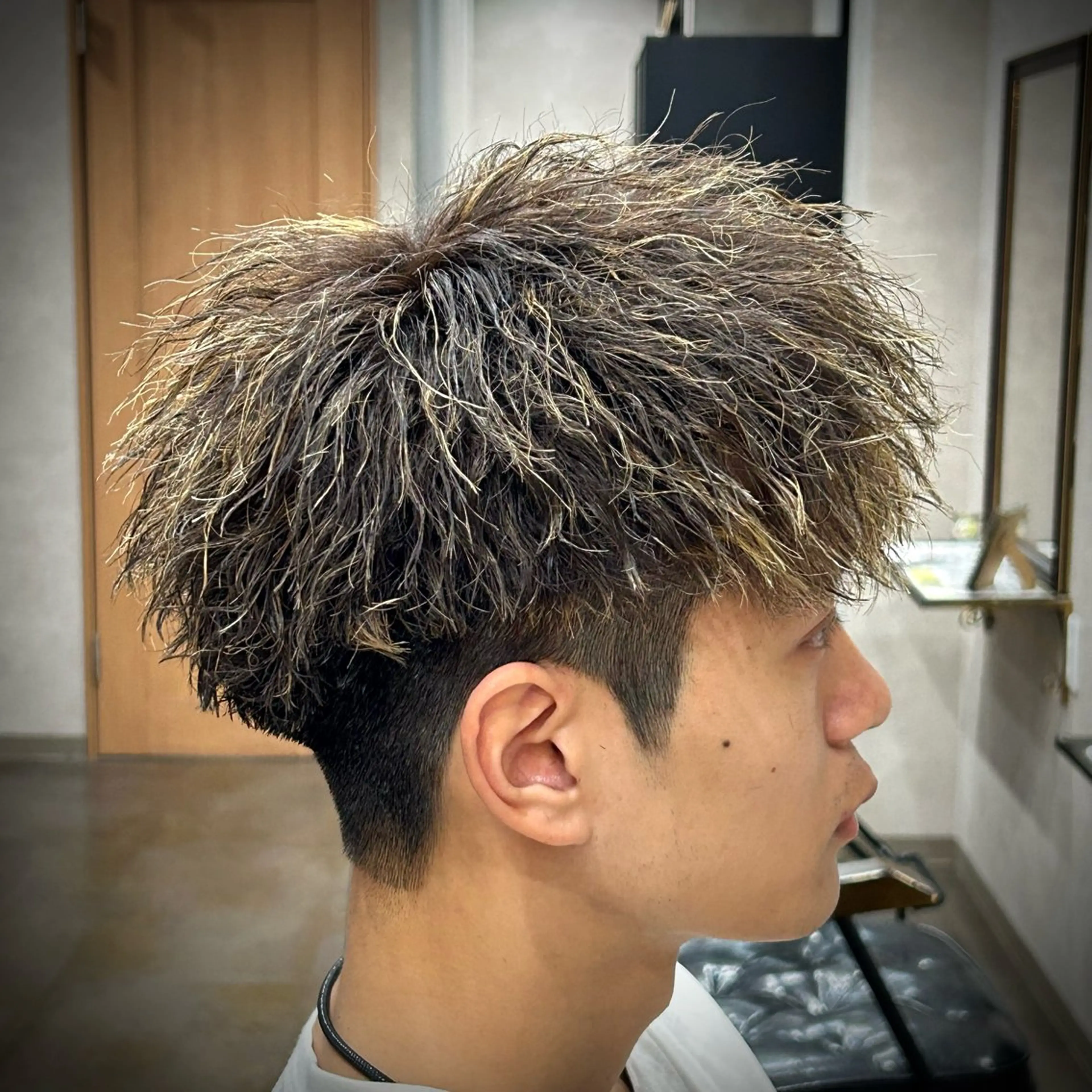 メンズ メンズメッシュ カット パーマ 革命🔥ツイスパ/フ ェザー特化SHOTAのヘアスタイル