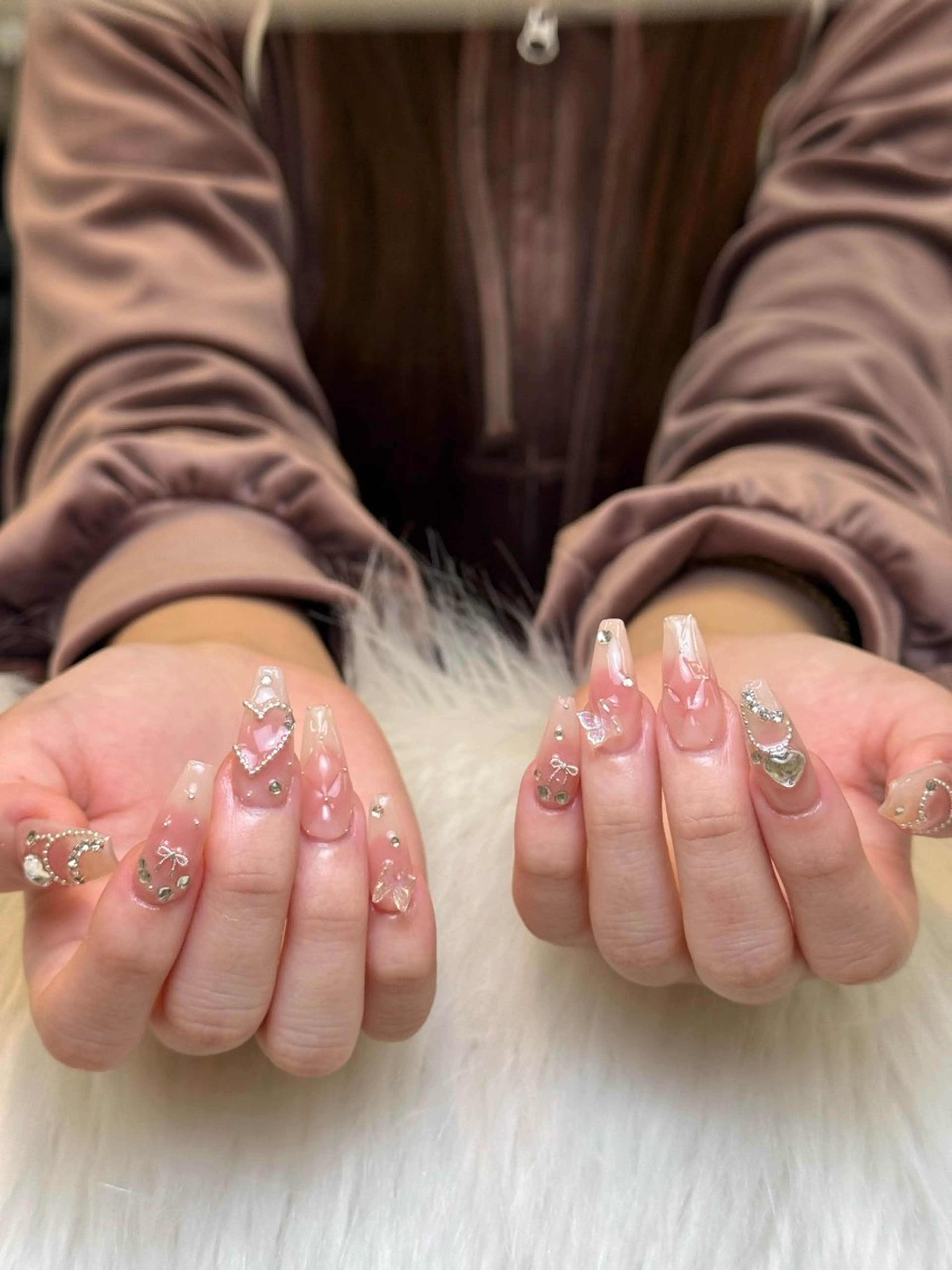 ネイル アートネイル ジェルネイル ガーリー キラキラネイル Nihonthy Nail 新宿所属・Nihonthy Nail 新宿のネイルデザイン