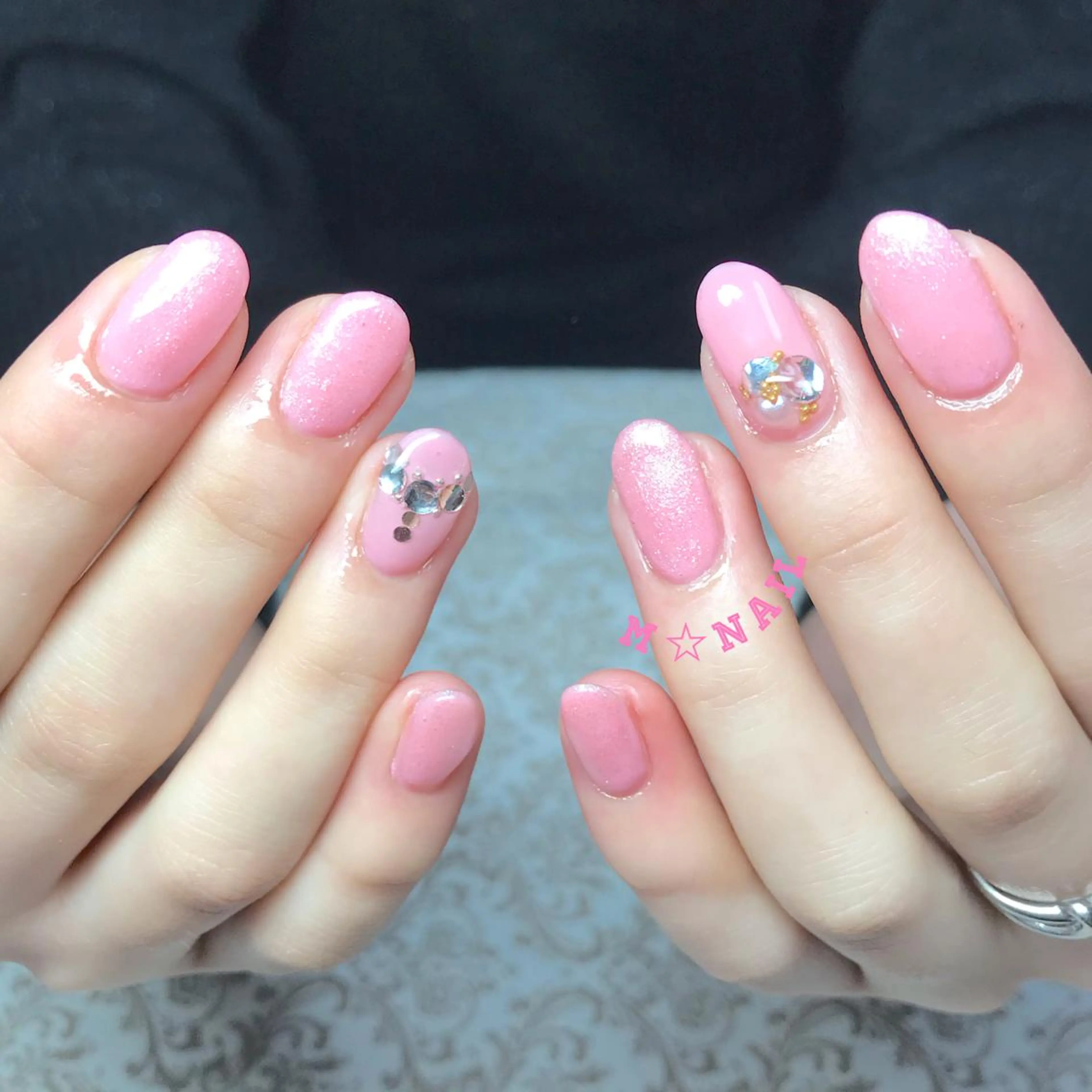 ネイル オーロラネイル ラメ(グリッター) ストーンネイル COCO+所属・COCO +のエステ・リラクイメージ