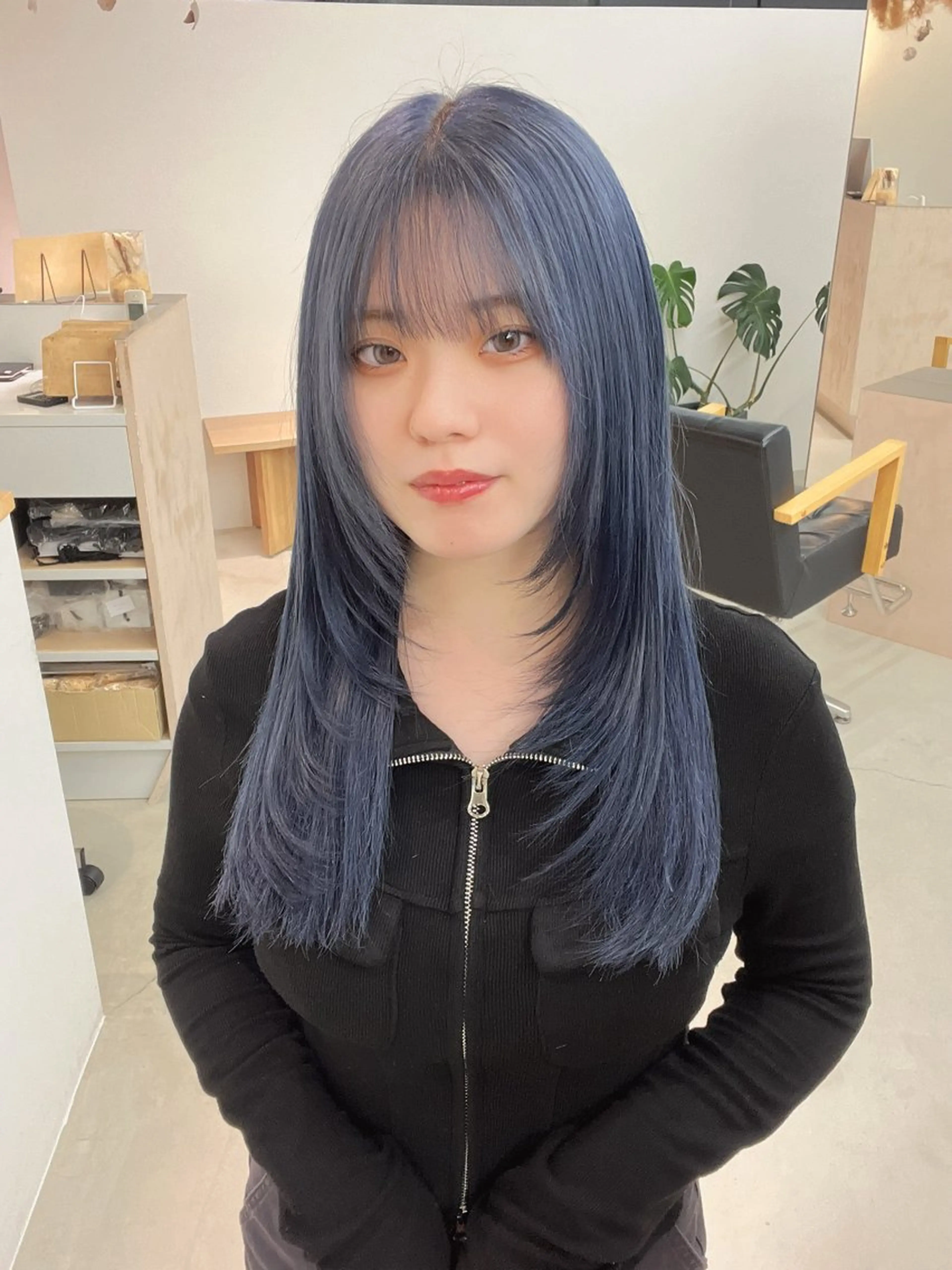 ロング カラー 小田 輝太郎/ブリーチのヘアスタイル