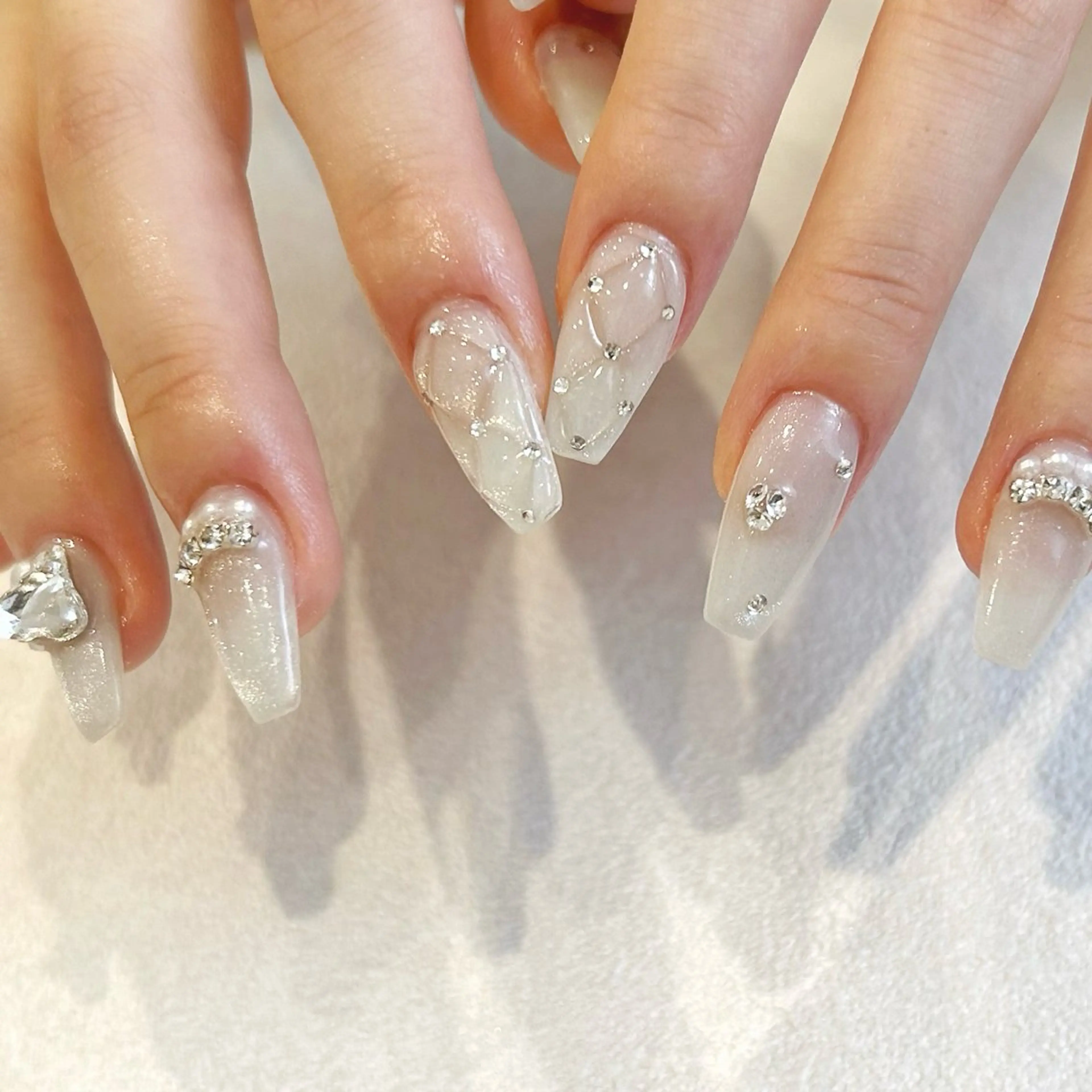 ネイル ホワイト ハンドネイル *sofa八王子店* Akaneのネイルデザイン