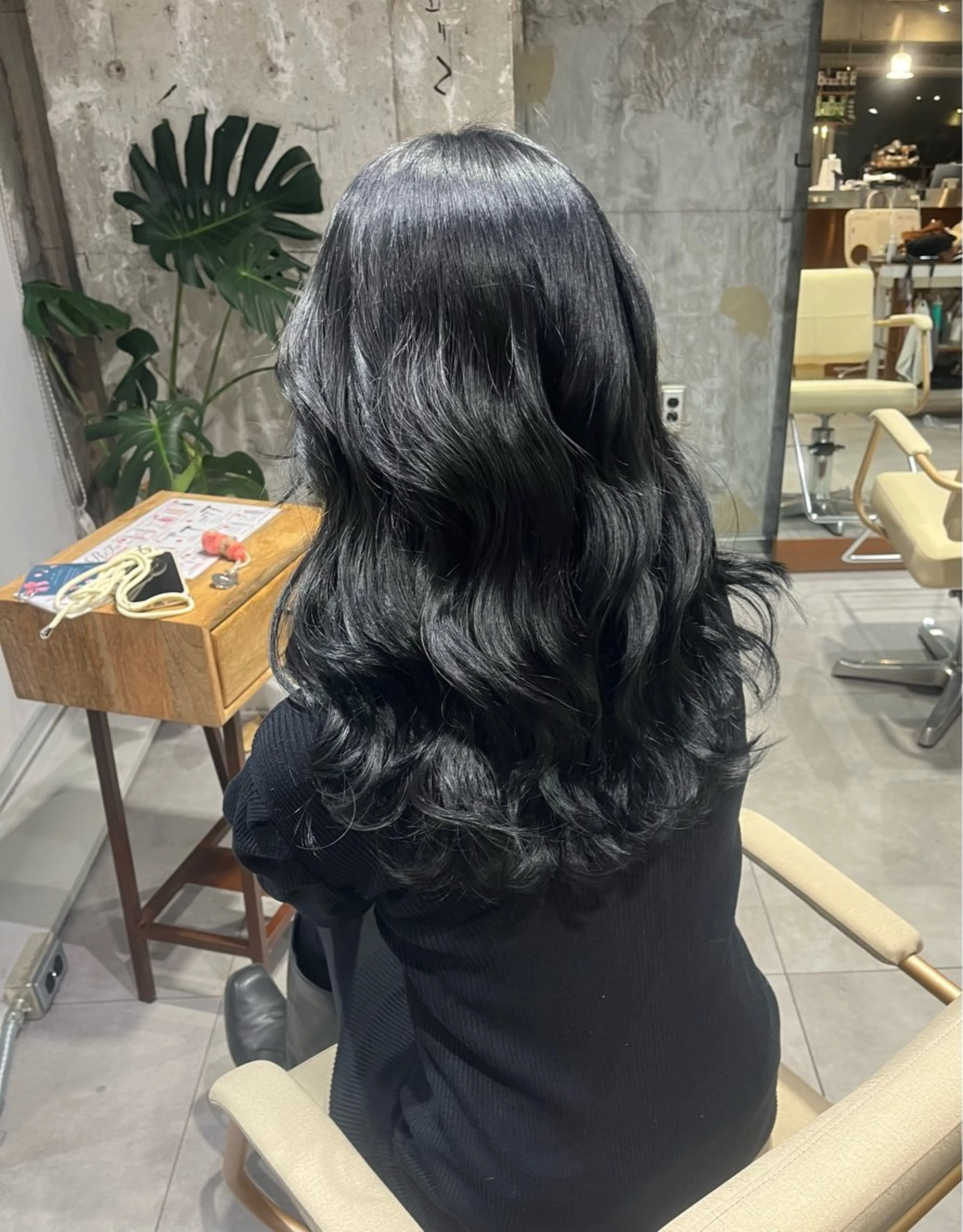 ロング カラー ブルーカラー ヘアカラー かわにし ひなた🐰のヘアスタイル