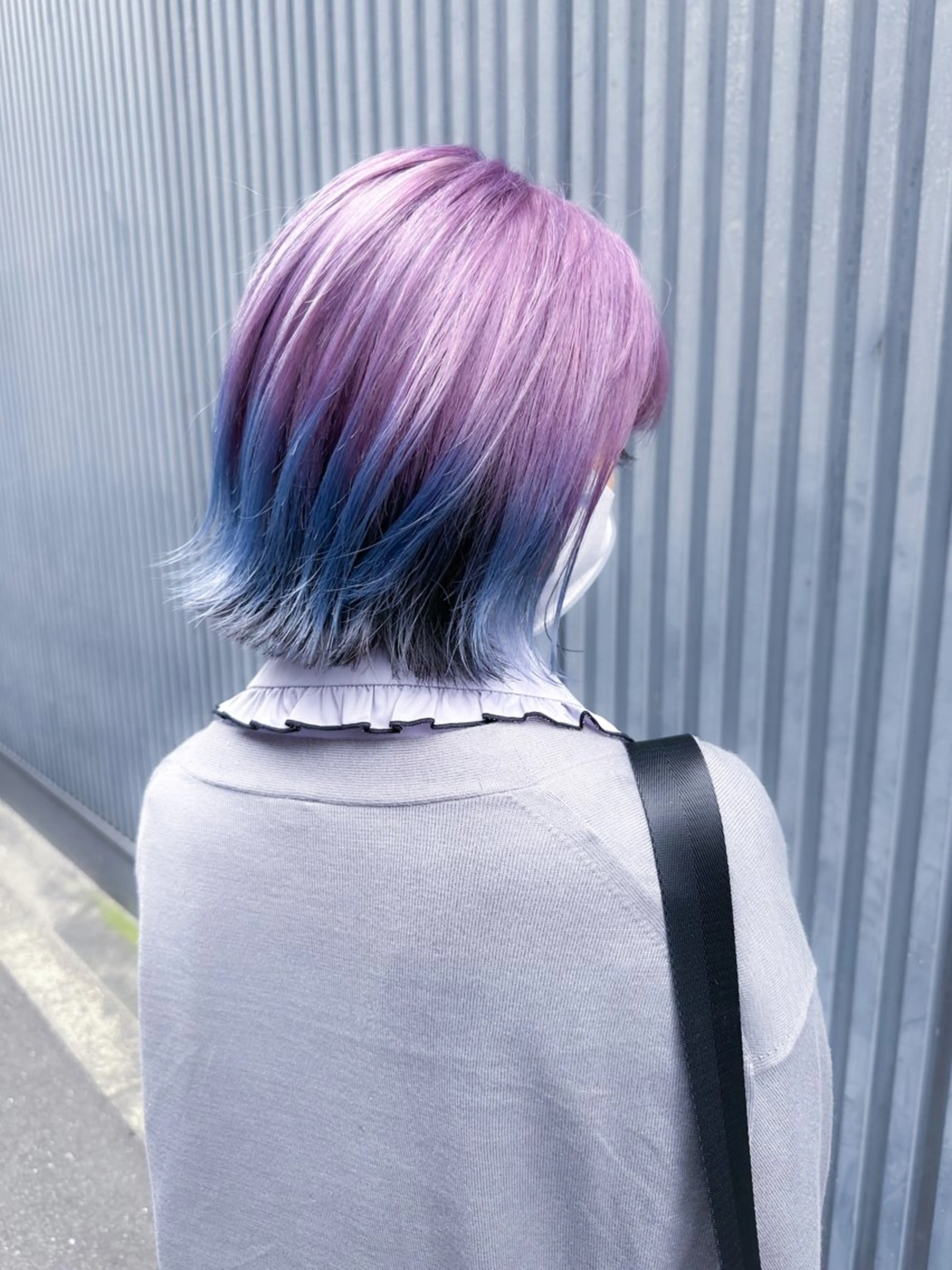 ショート カラー ブリーチ ブルーカラー エドルカラー イルミナカラー ラベンダーカラー カット ヘアカラー BOX mico.のヘアスタイル