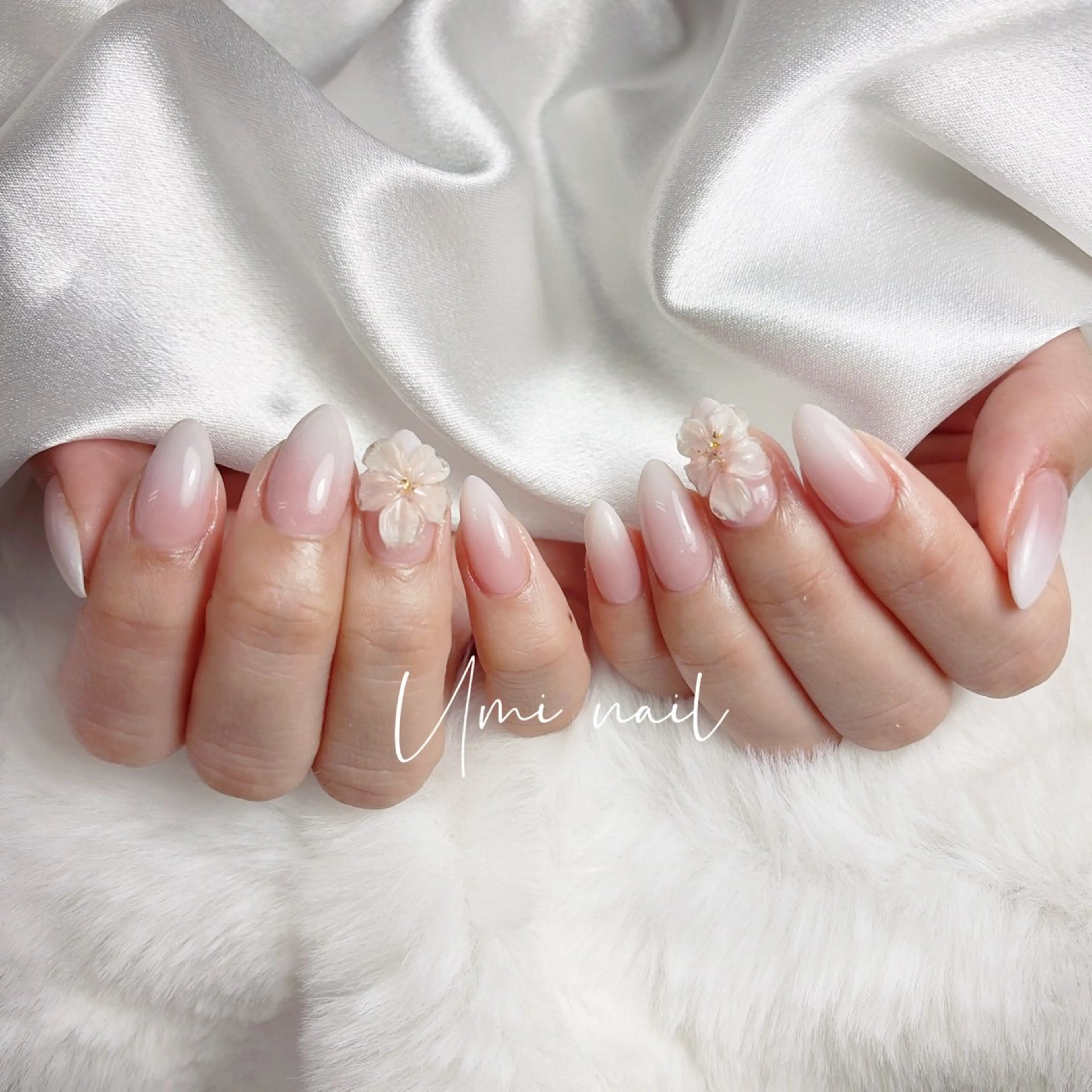 ネイル クリアネイル 成人式 長さ出し フラッシュネイル フットネイル Umi nail Salon所属・Umi.せい 🫧のネイルデザイン