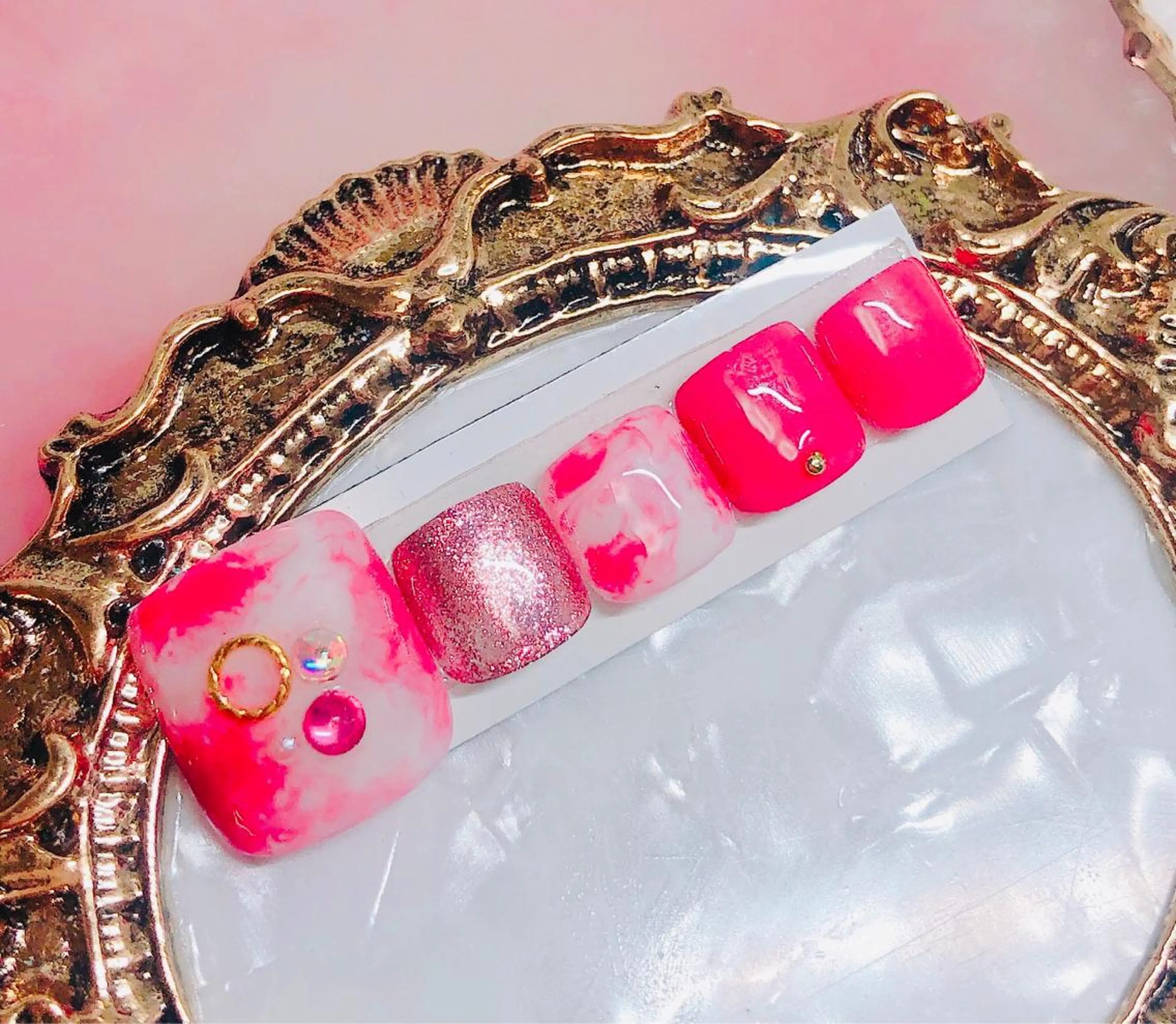 ネイル フットネイル フットネイル CROWN プライベートサロンのネイルデザイン