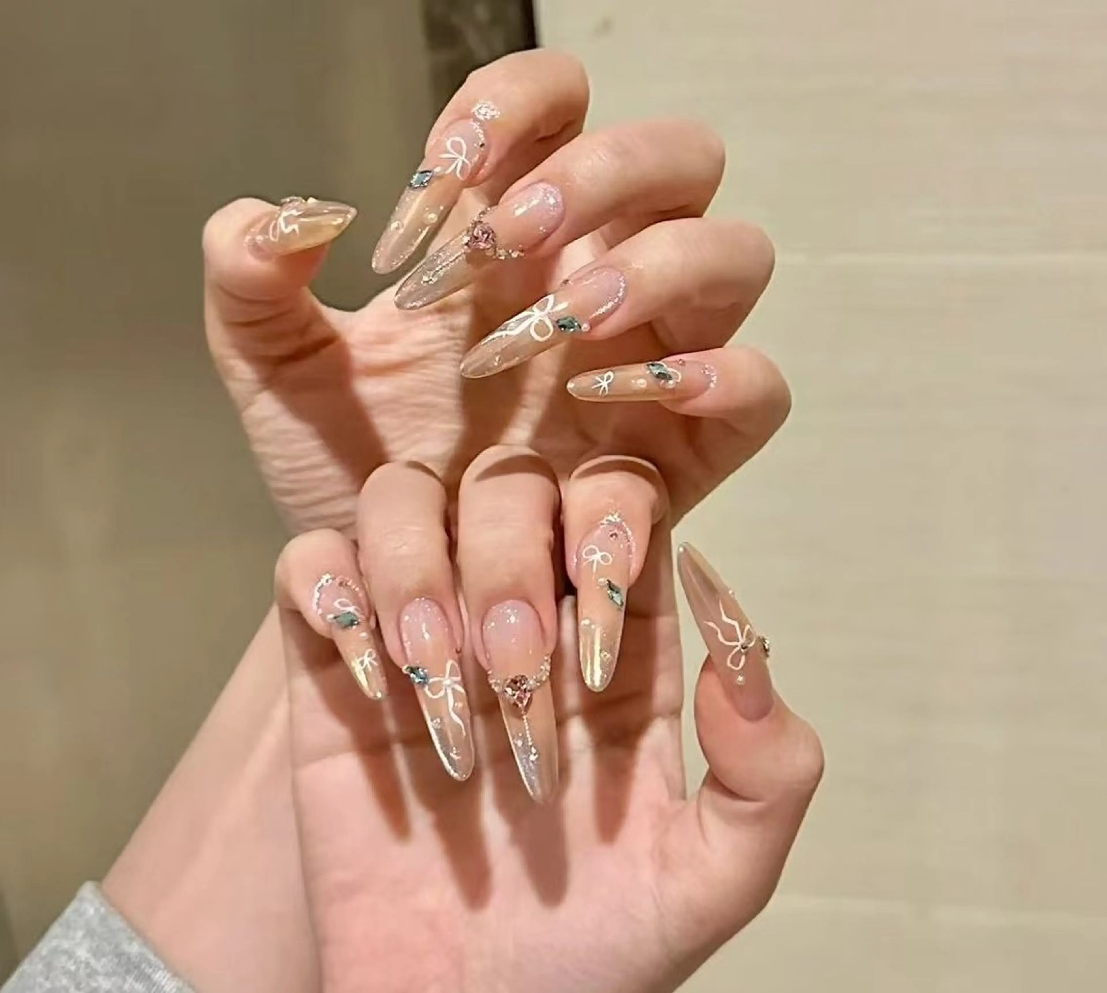 ネイル オーロラネイル フラワーネイル フットネイル フレンチネイル ジェルネイル ハンドネイル BabyYouMi ねねのネイルデザイン