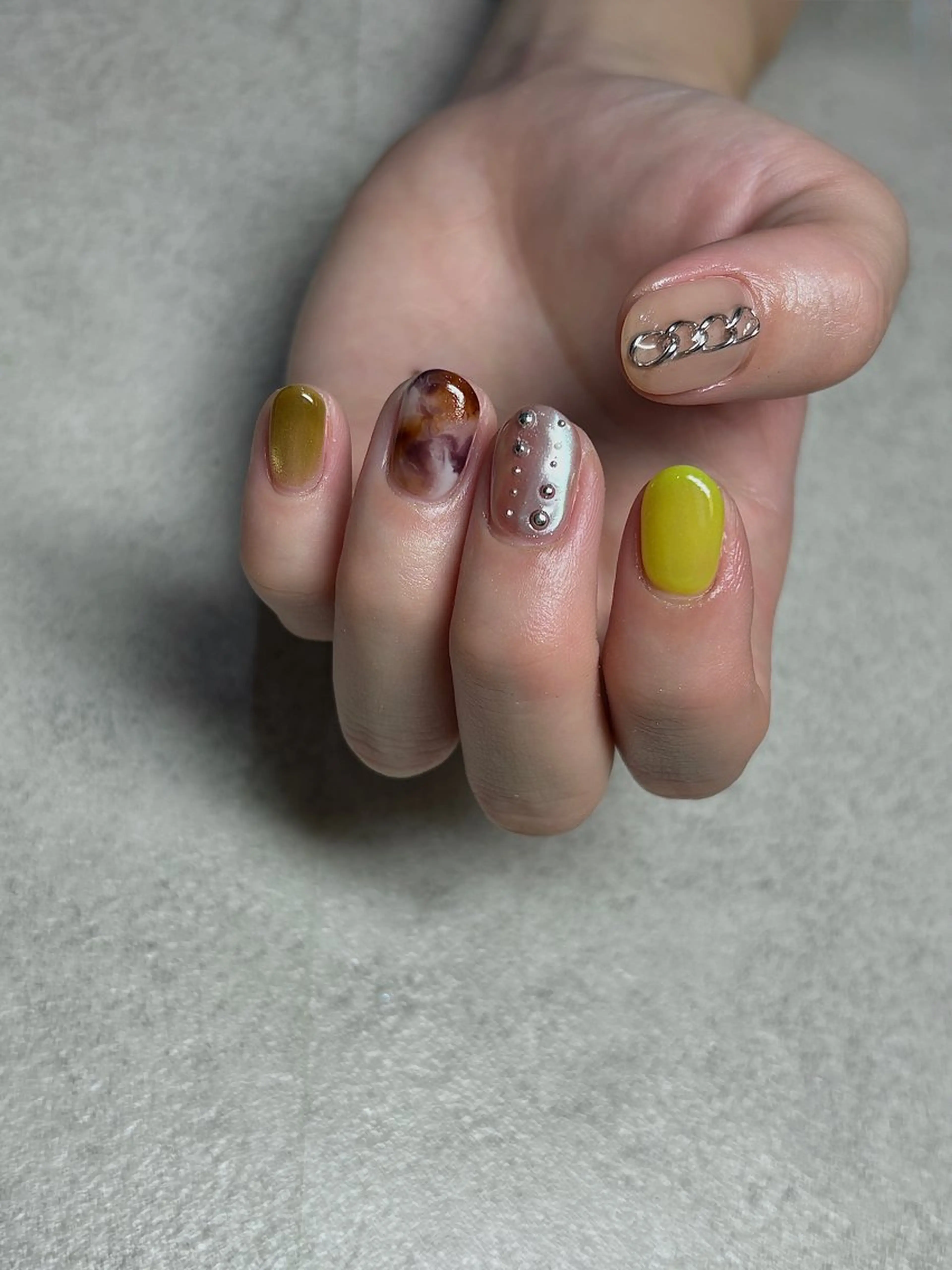 ネイル オーロラネイル べっ甲ネイル マグネットネイル 大理石ネイル(マーブル) ニュアンスネイル ハンドネイル acs.n所属・ネイル，耳つぼ 風間すみれのその他イメージ