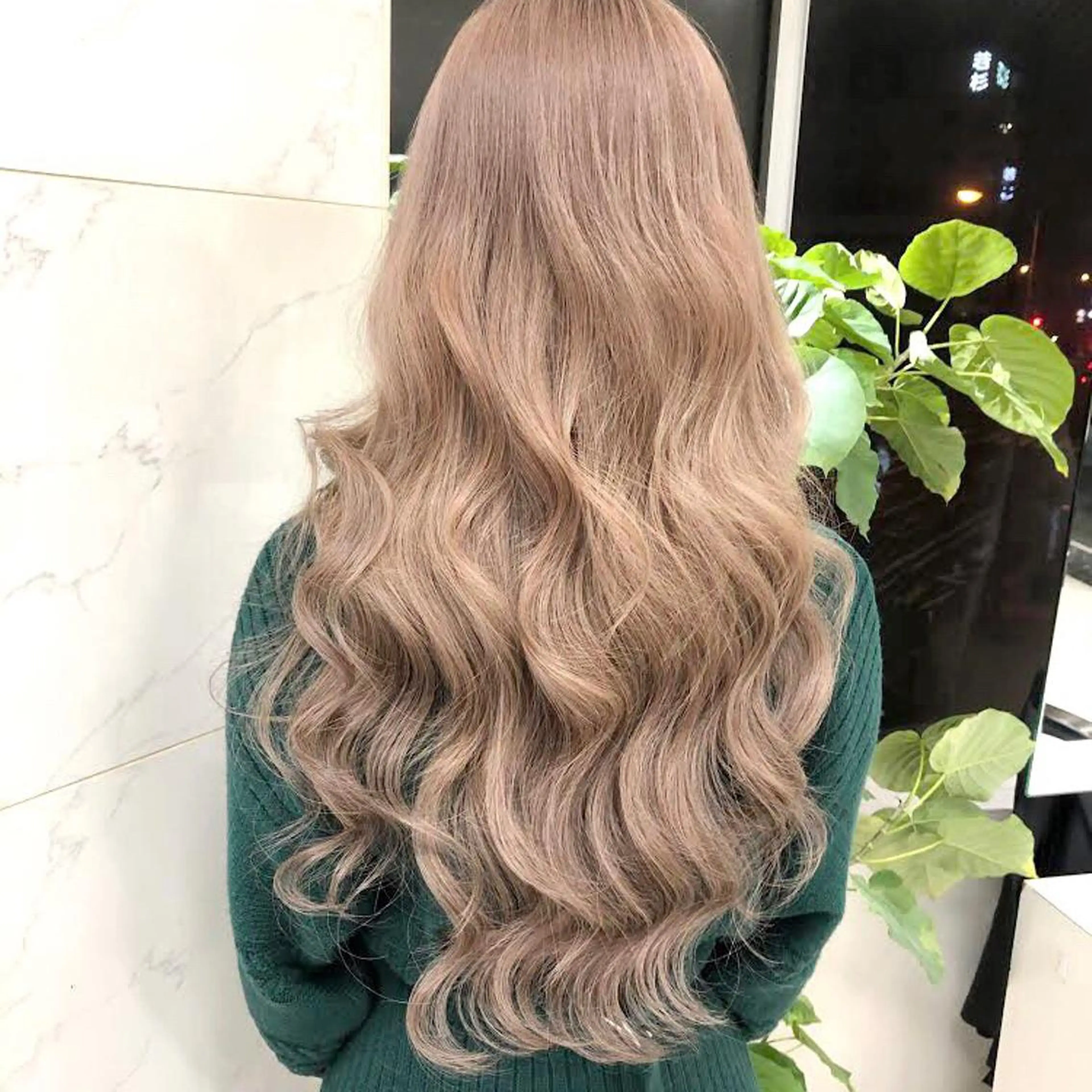 ロング カラー ヘアカラー トリートメント シールエクステ特化 ハイトーン、NANAのヘアスタイル