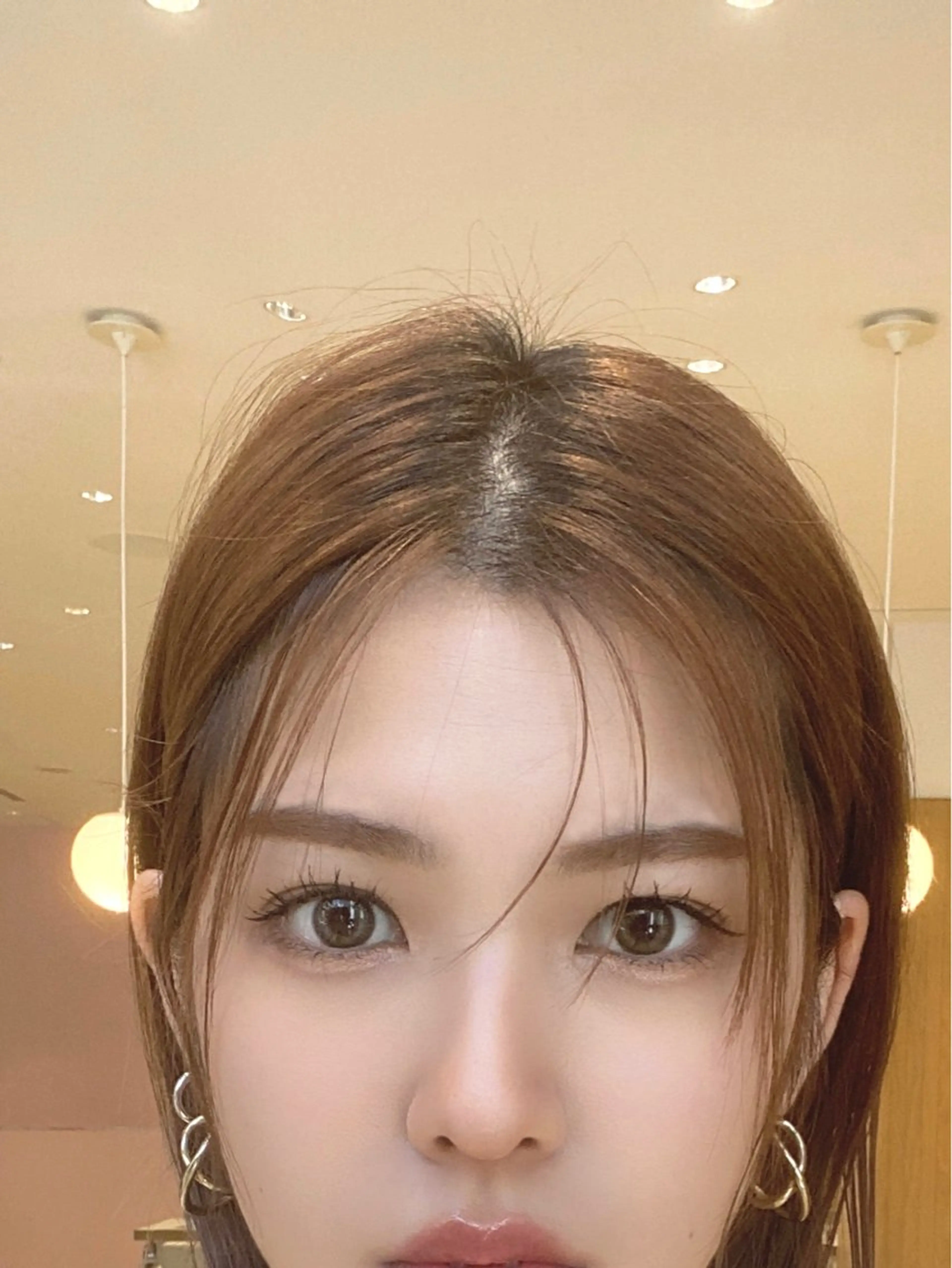 ミディアム カラー パーマ ヘアアレンジ ブリーチ ブラウンカラー ブリーチなしカラー 顔まわりレイヤー 顔周りカット 小野寺瑞希 /最小顔カットのヘアスタイル