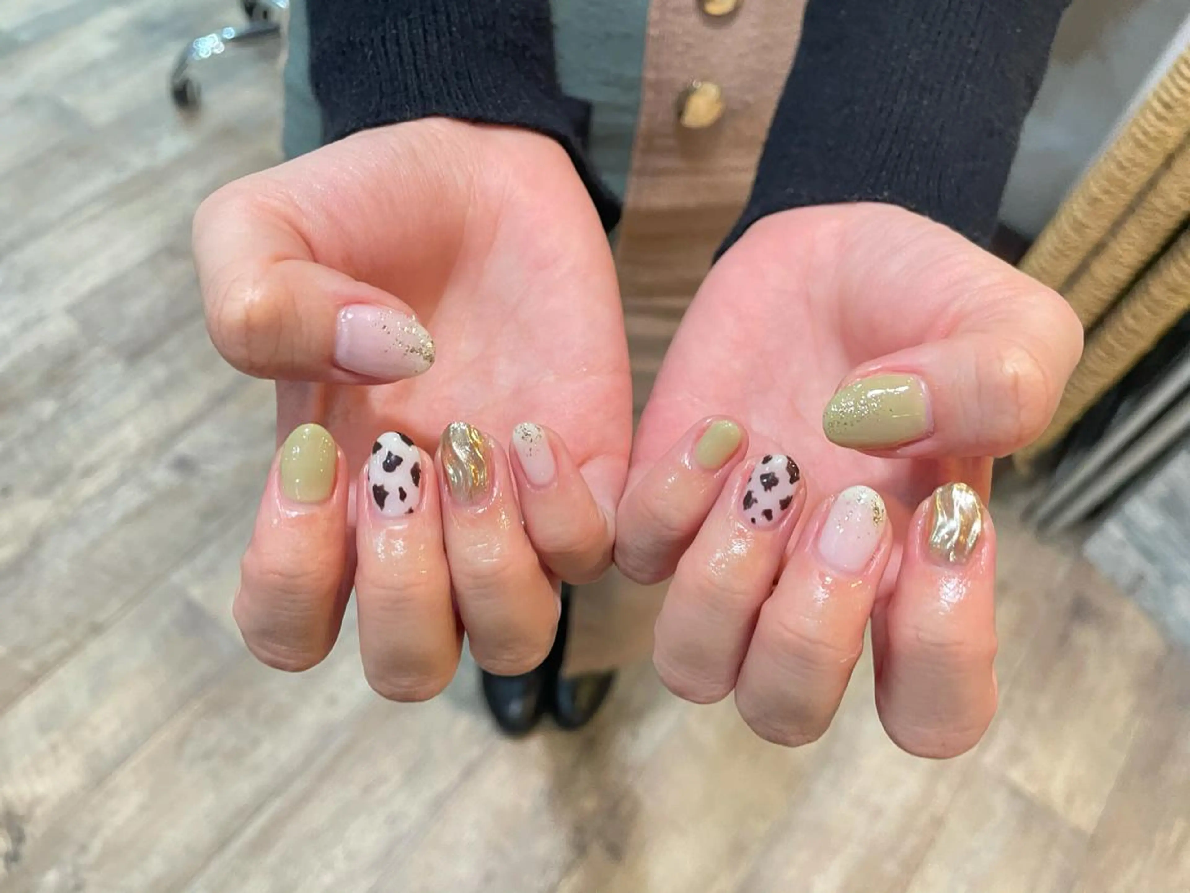 ネイル ハンドネイル ハンドケア R'well所属・はばすみれ🎀ﾈｲﾙ 光ﾌｪｲｼｬﾙ ﾍｱのネイルデザイン