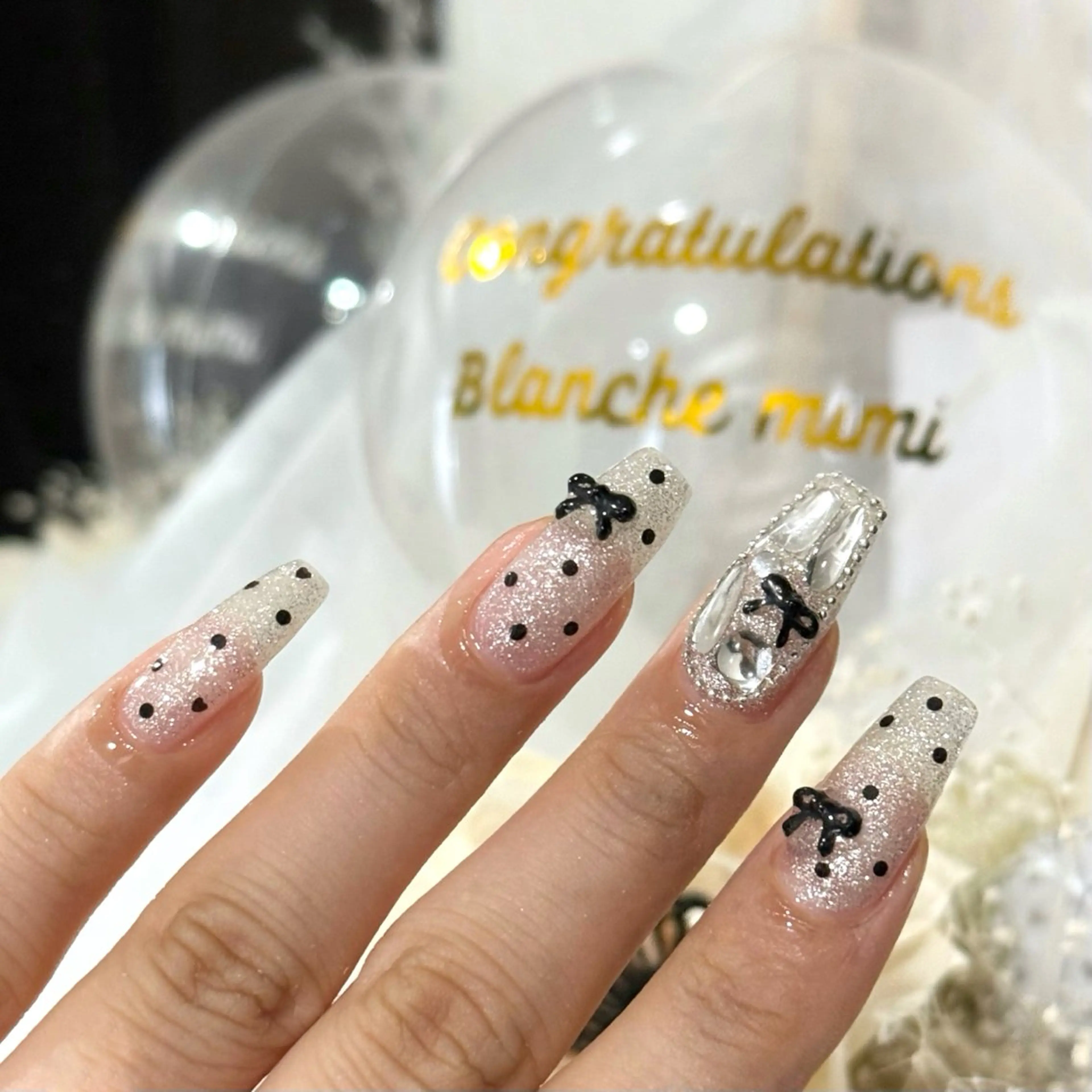 ネイル ドット ガーリー キラキラネイル リボン ワンホンネイル ハンドネイル Blanche　mimii所属・Blanche Ayaのネイルデザイン