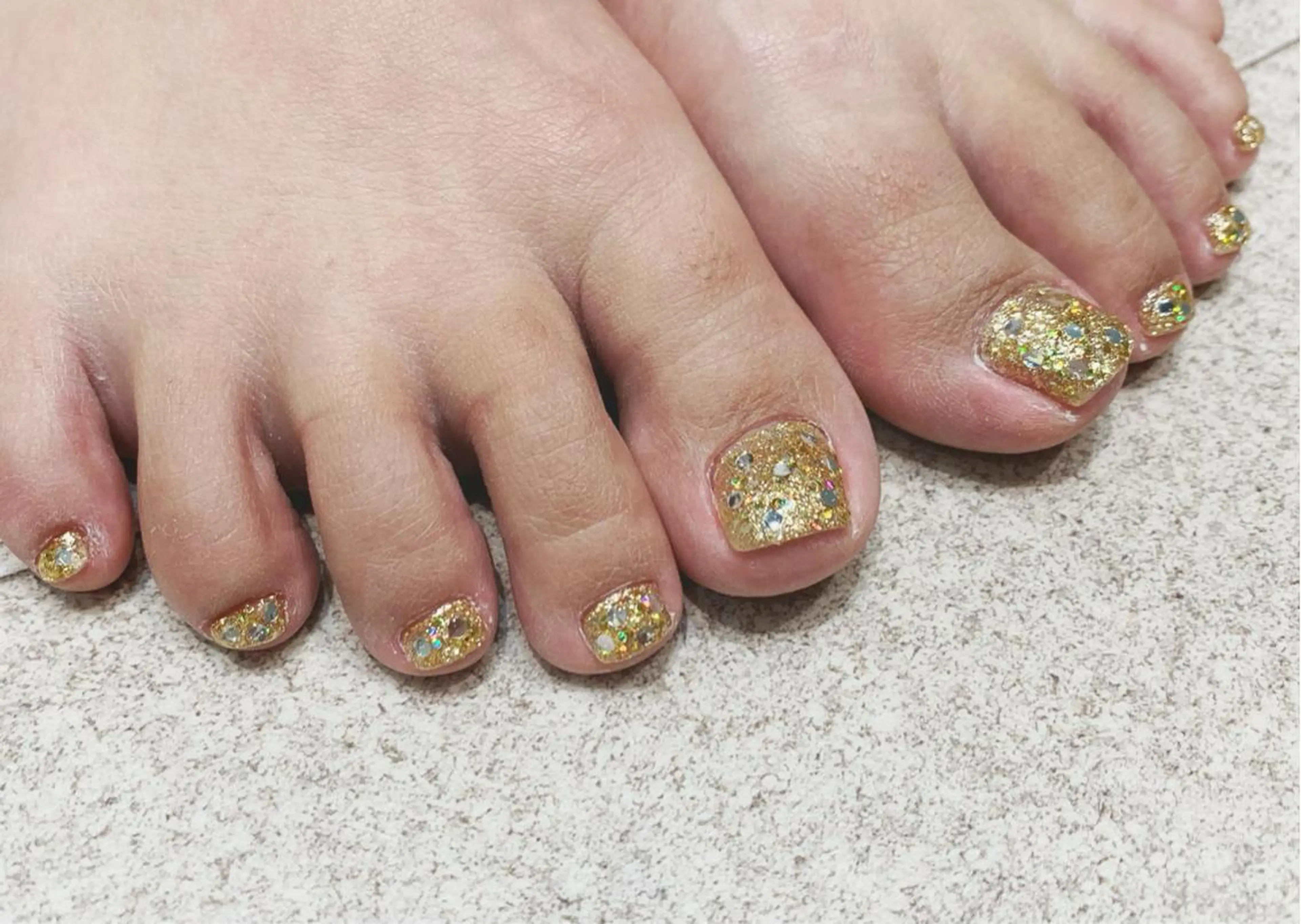 ネイル ゴールド ラメ(グリッター) nailAVANCE akariのネイルデザイン