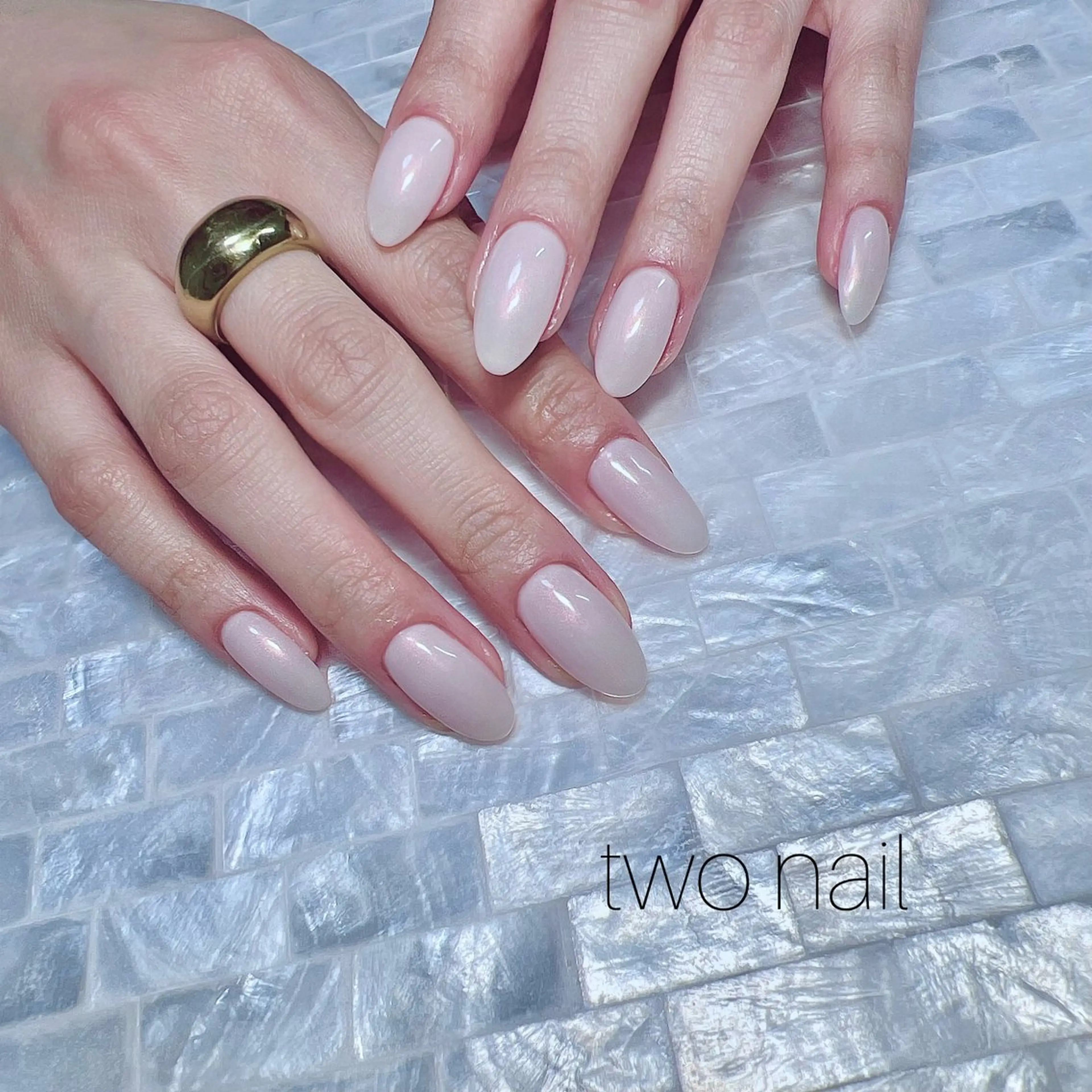 ネイル オーロラネイル キラキラネイル ネイルチップ ホワイト ハンドネイル two nailのネイルデザイン