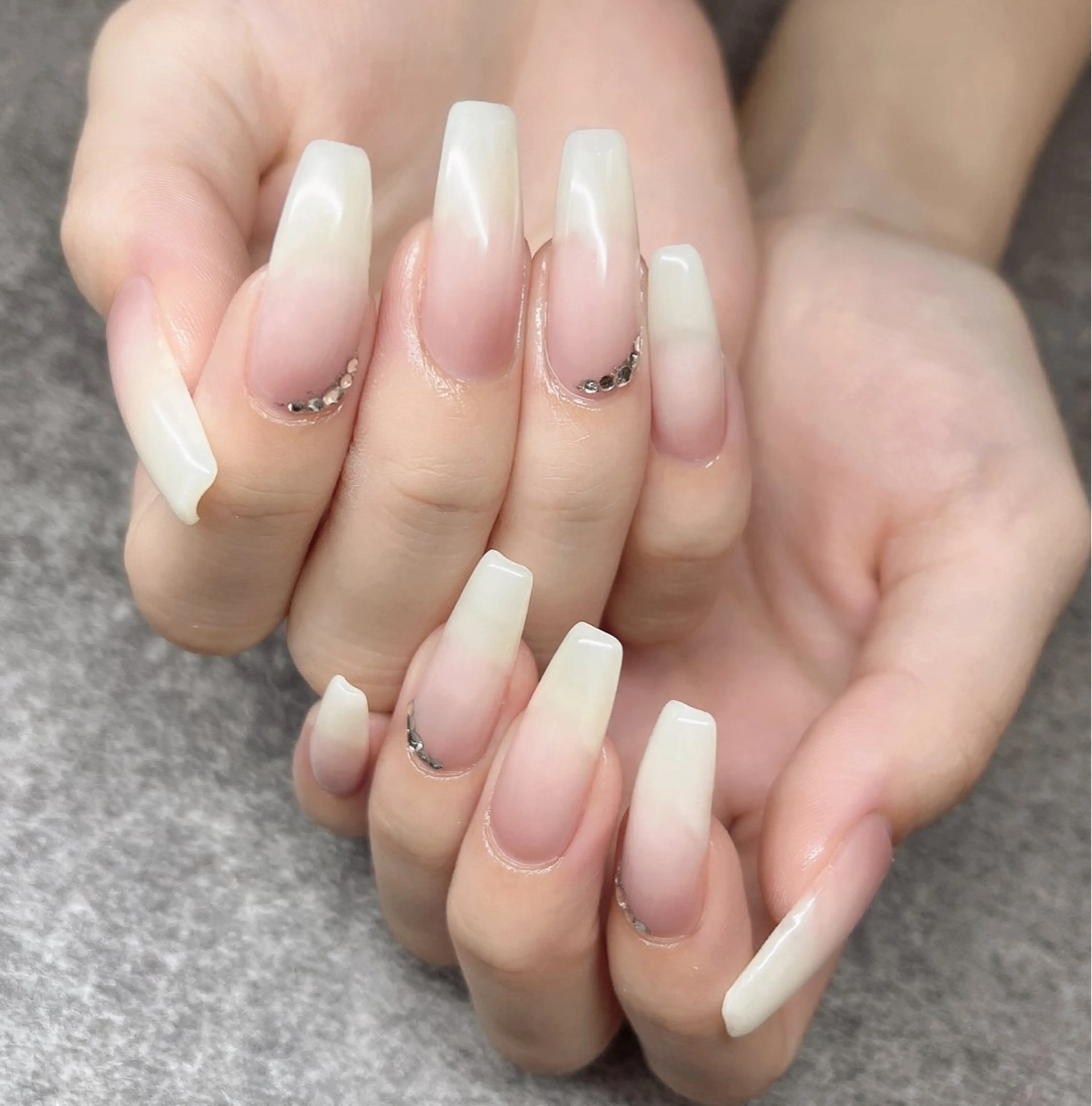 ネイル R inのネイルデザイン