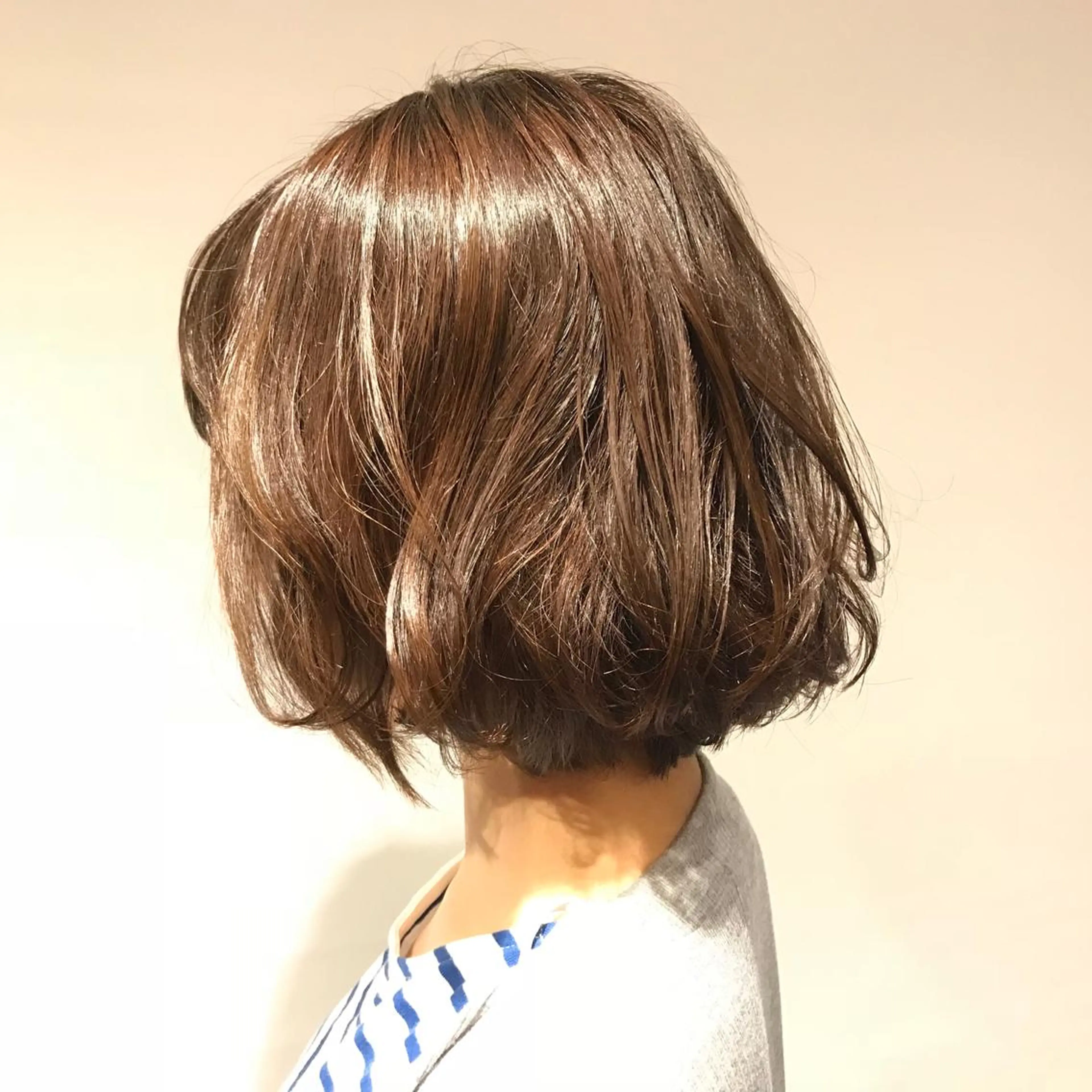 ミディアム カラー BIANCO北堀江 AKANEのヘアスタイル