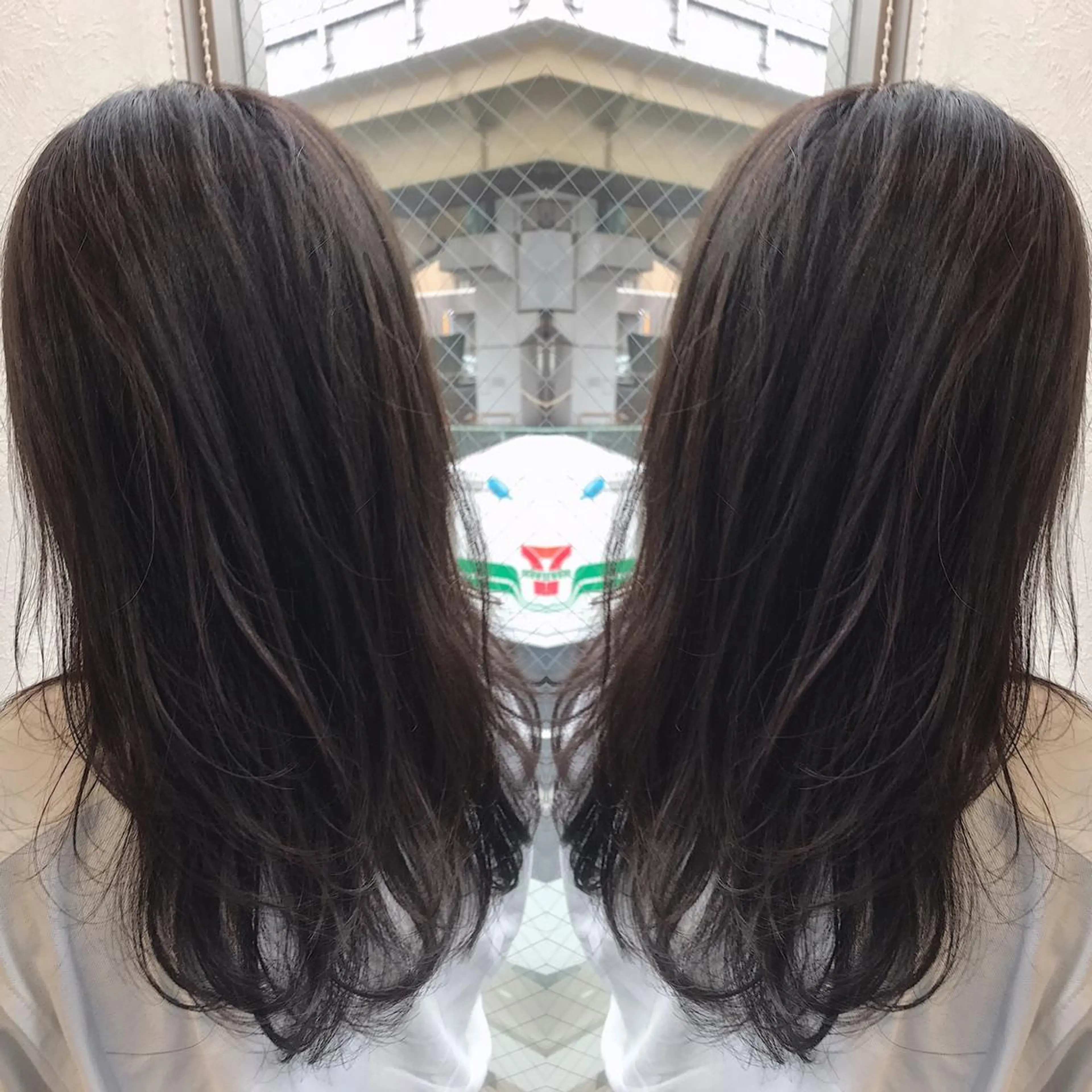 セミロング カラー セミロングレイヤー フォギーグレージュ グレージュ レイヤーカット カット ヘアカラー 柴田 祐輔のヘアスタイル