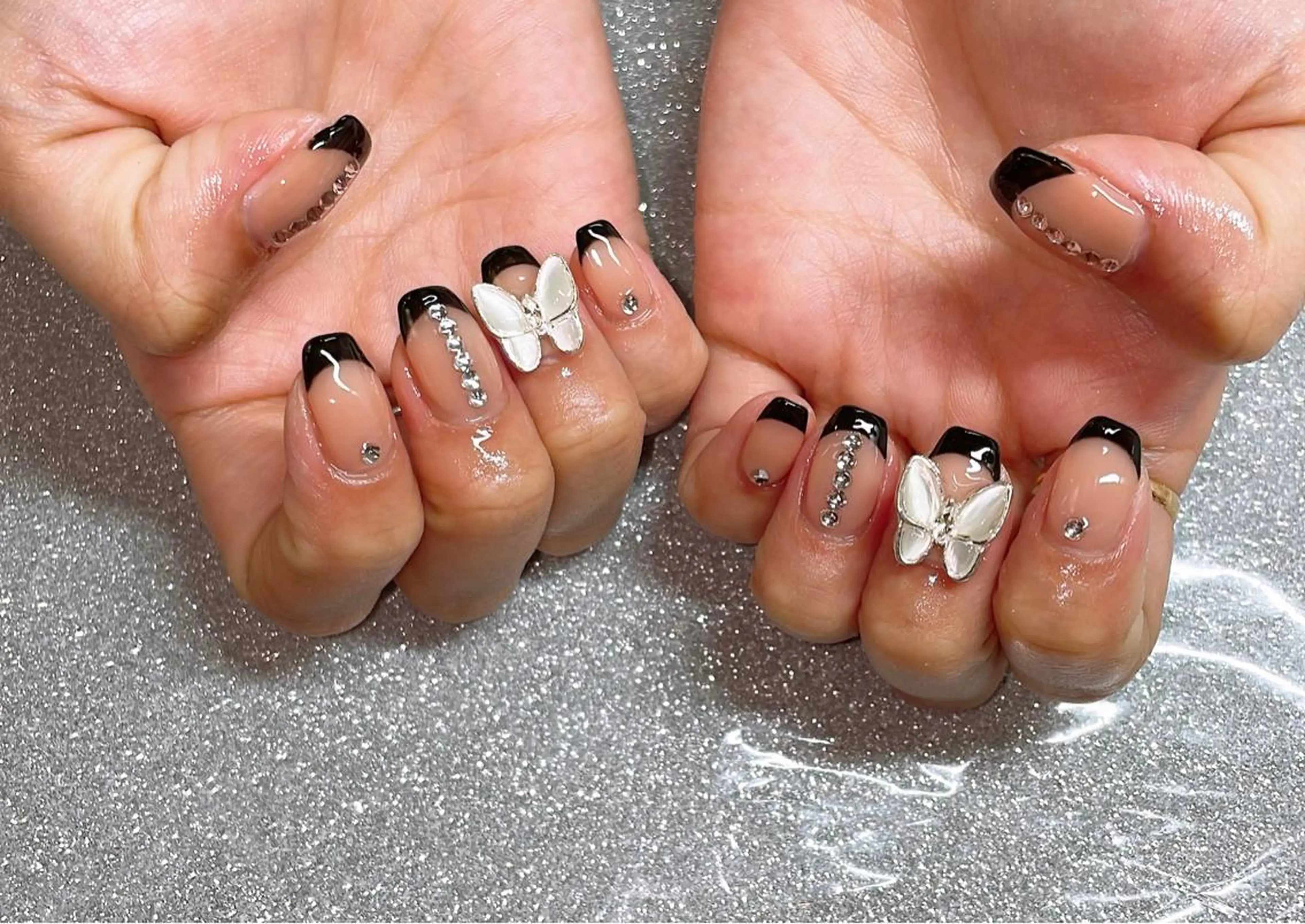 ネイル ハンドネイル VIERU 🌈🎀💖のネイルデザイン