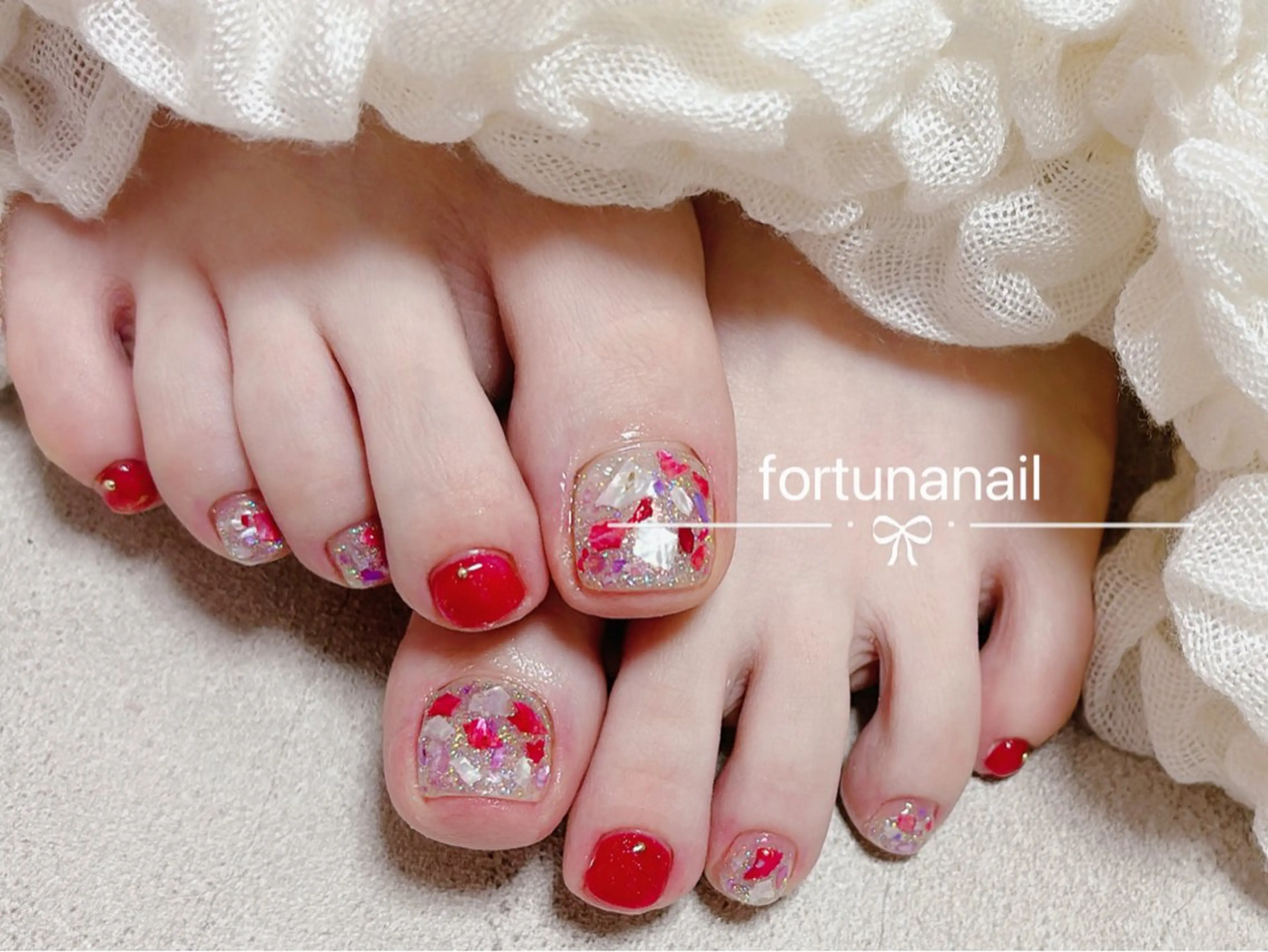 ネイル フットネイル キラキラネイル フットネイル Nail •Head スパFortunaのネイルデザイン