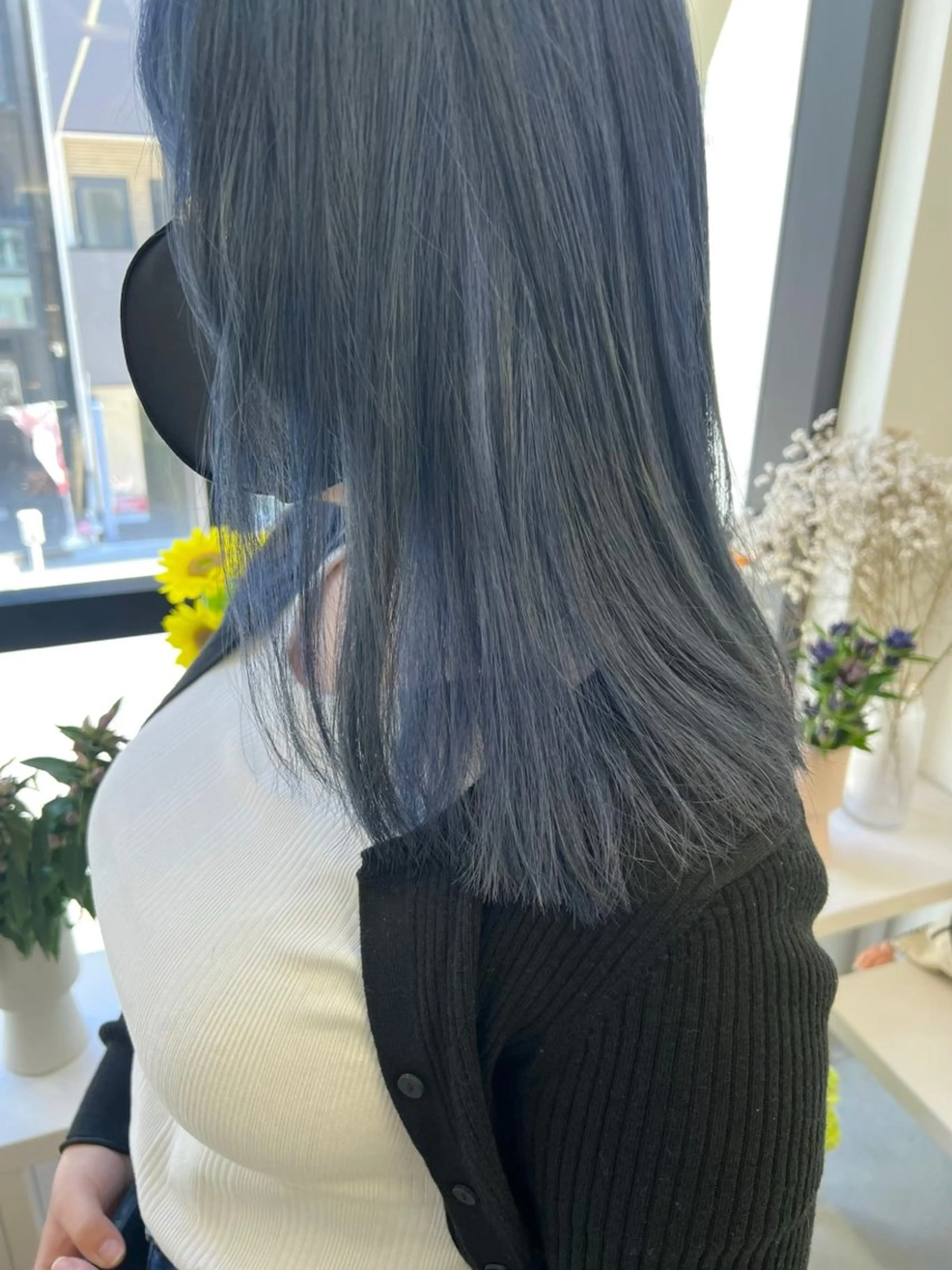 カラー 🌷花屋併設🌷 岡本明日実のヘアスタイル