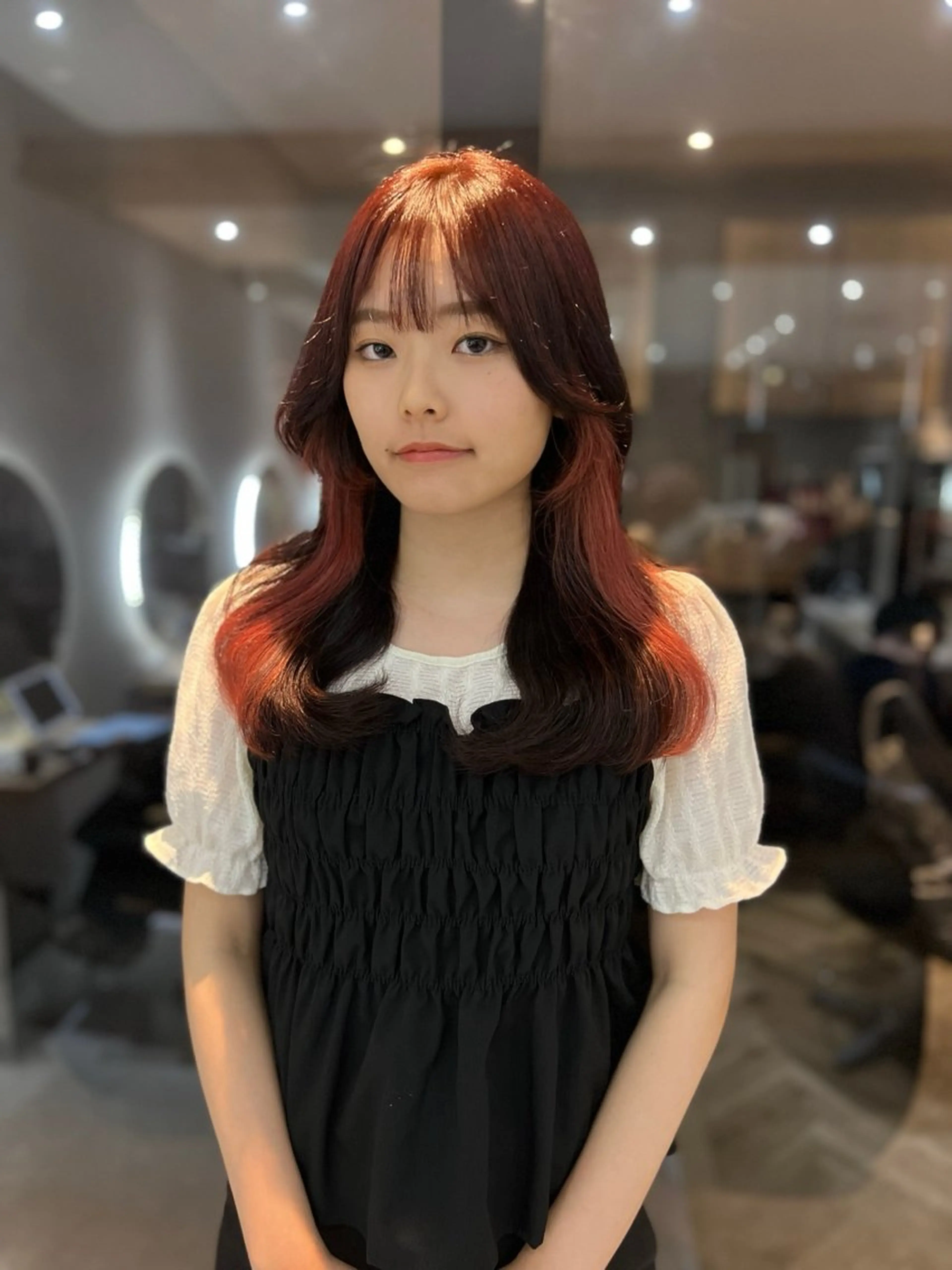 セミロング カラー ベージュカラー グレージュ インナーカラー ミルクティーベージュ 顔まわりレイヤー カット ヘアカラー トリートメント 韓国🇰🇷レイヤー 映える顔周り🩷のヘアスタイル