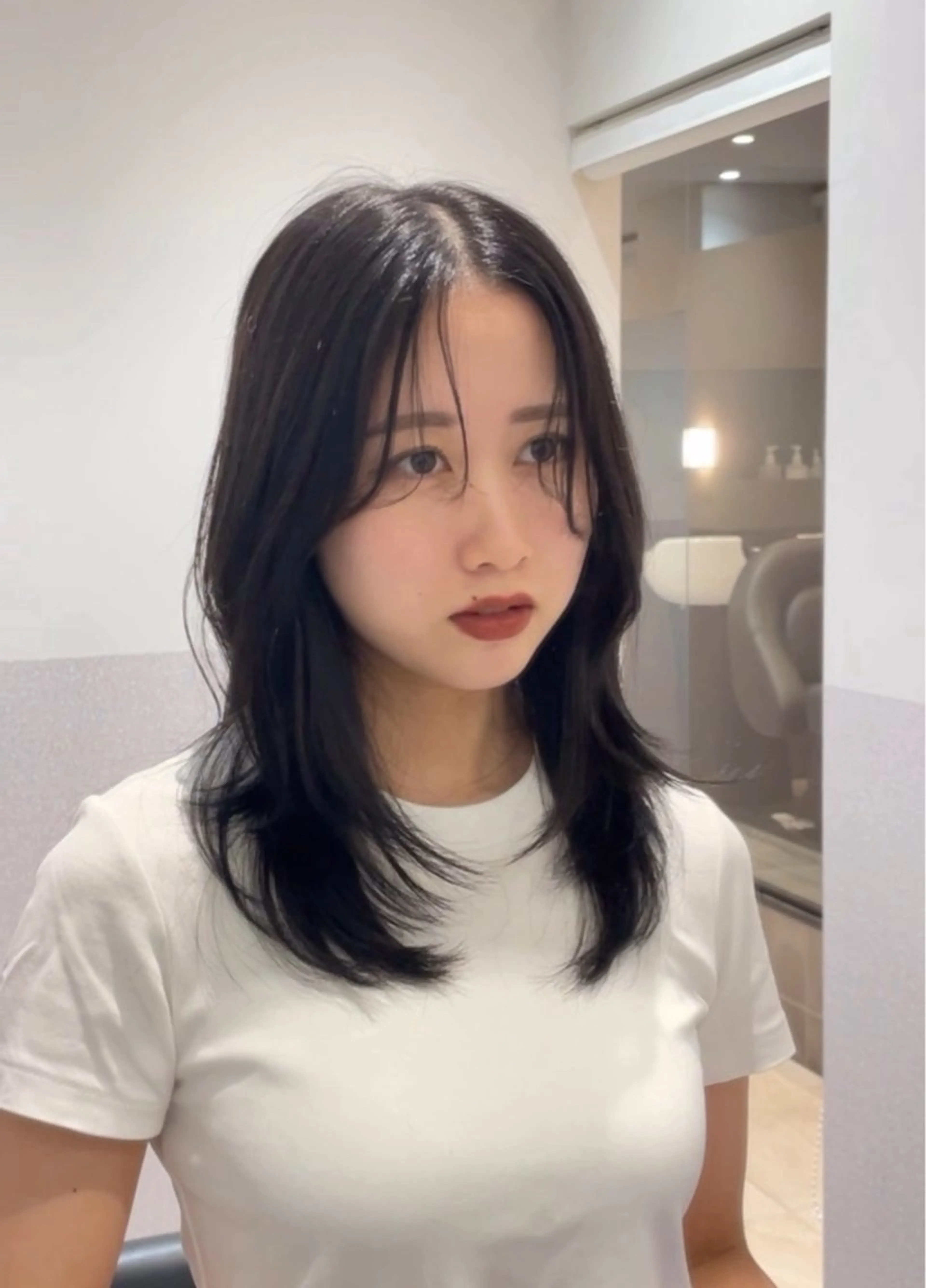 ミディアム ハッシュカット 韓国風ヘア レイヤーカット カット ヘアカラー トリートメント ❤︎︎韓国ヘア❤︎︎ 𝑺𝒉𝒊𝒉𝒐のヘアスタイル