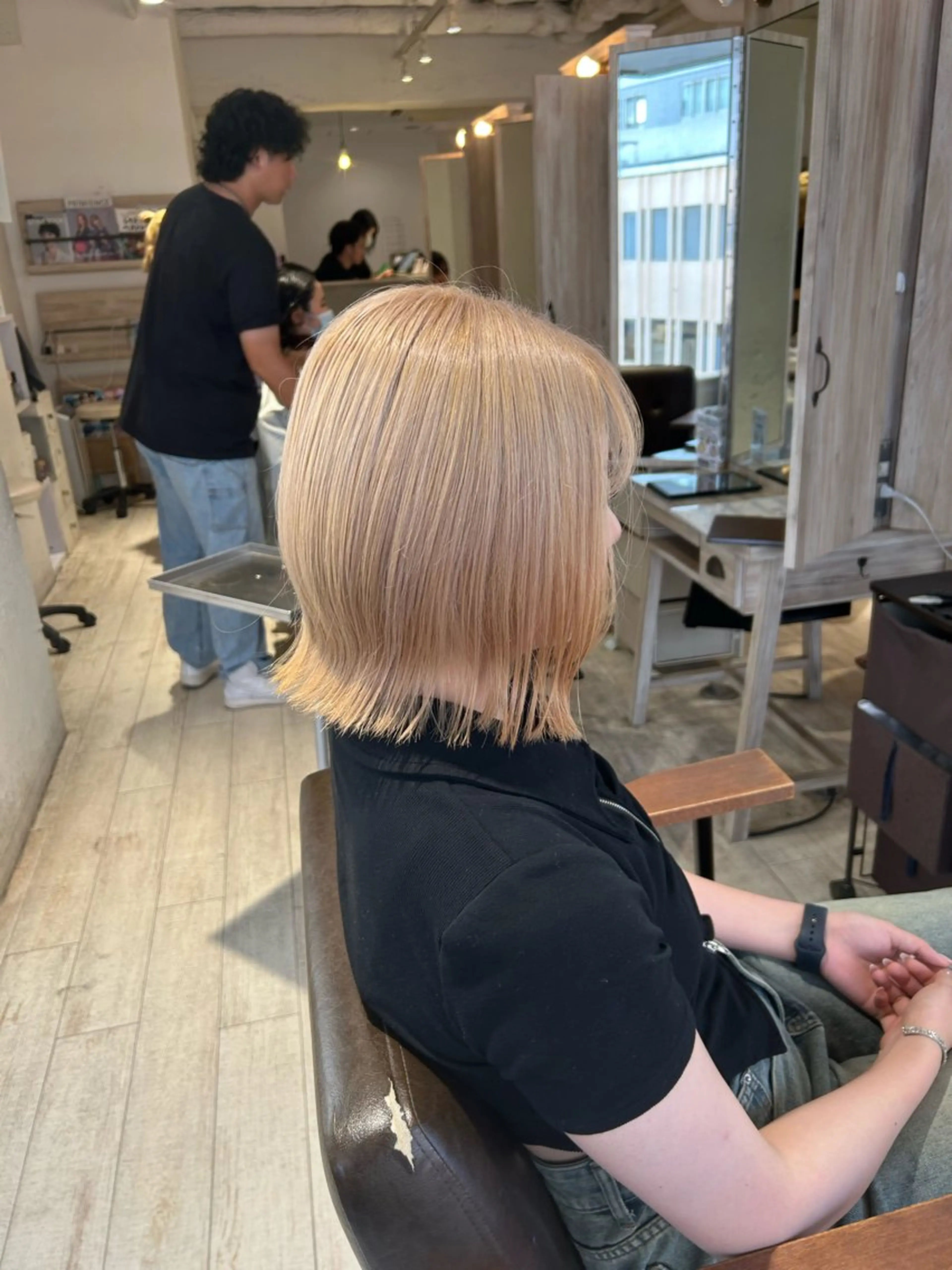 カラー ブリーチ ブロンド ヘアカラー 韓国風／ハイトーン 砂原洋介のヘアスタイル