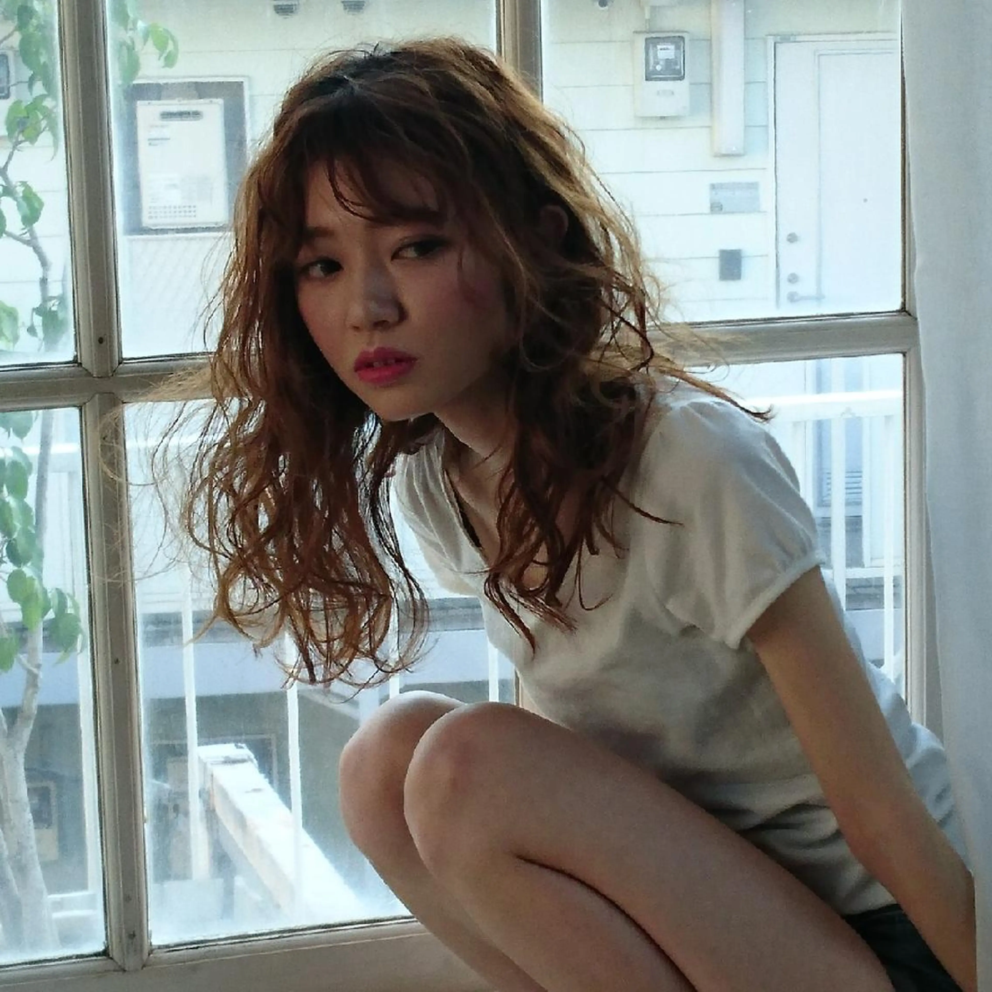 セミロング カラー パーマ 岩出 俊のヘアスタイル