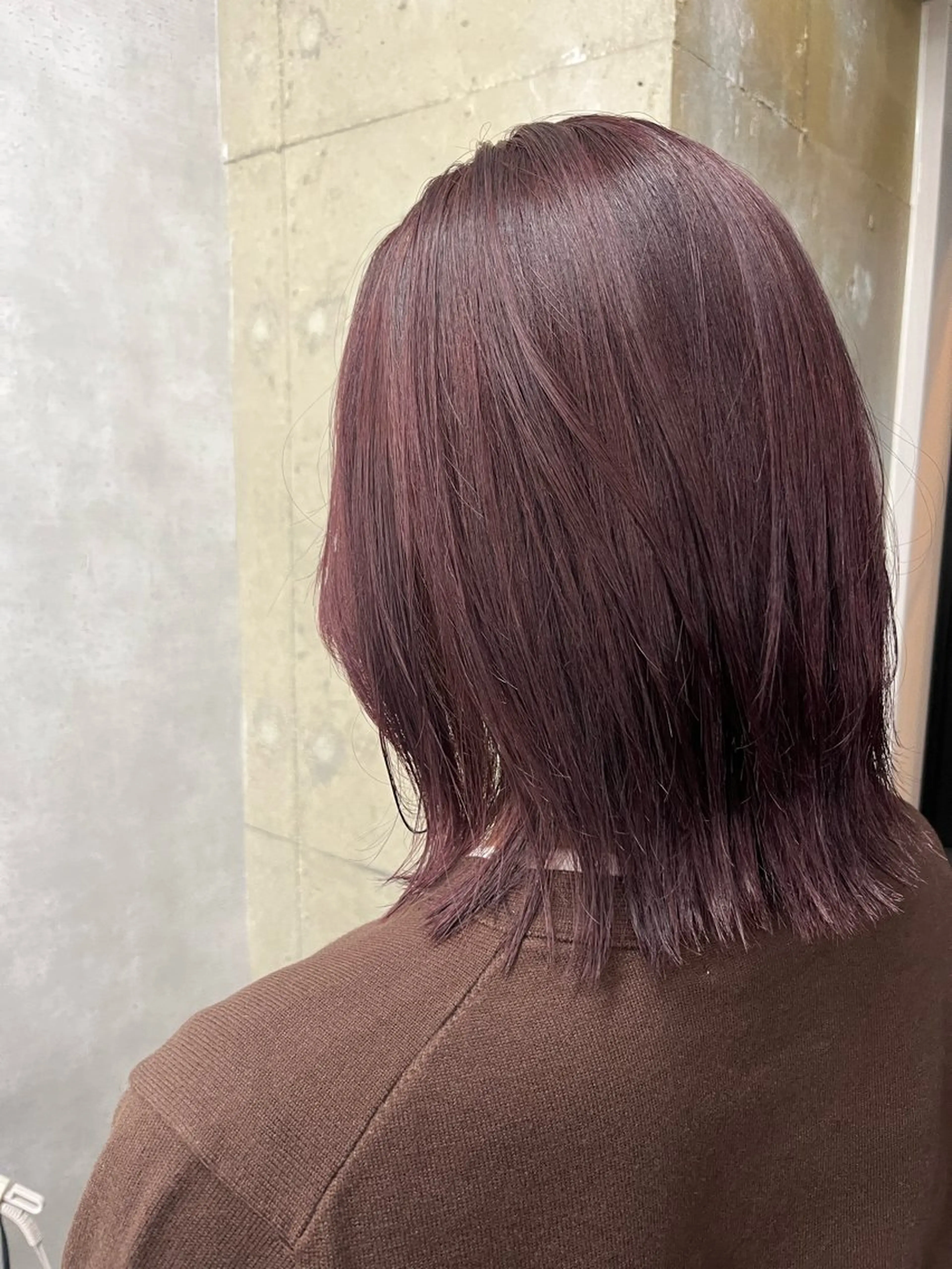 ミディアム カラー カシス レッドカラー anon Loemのヘアスタイル