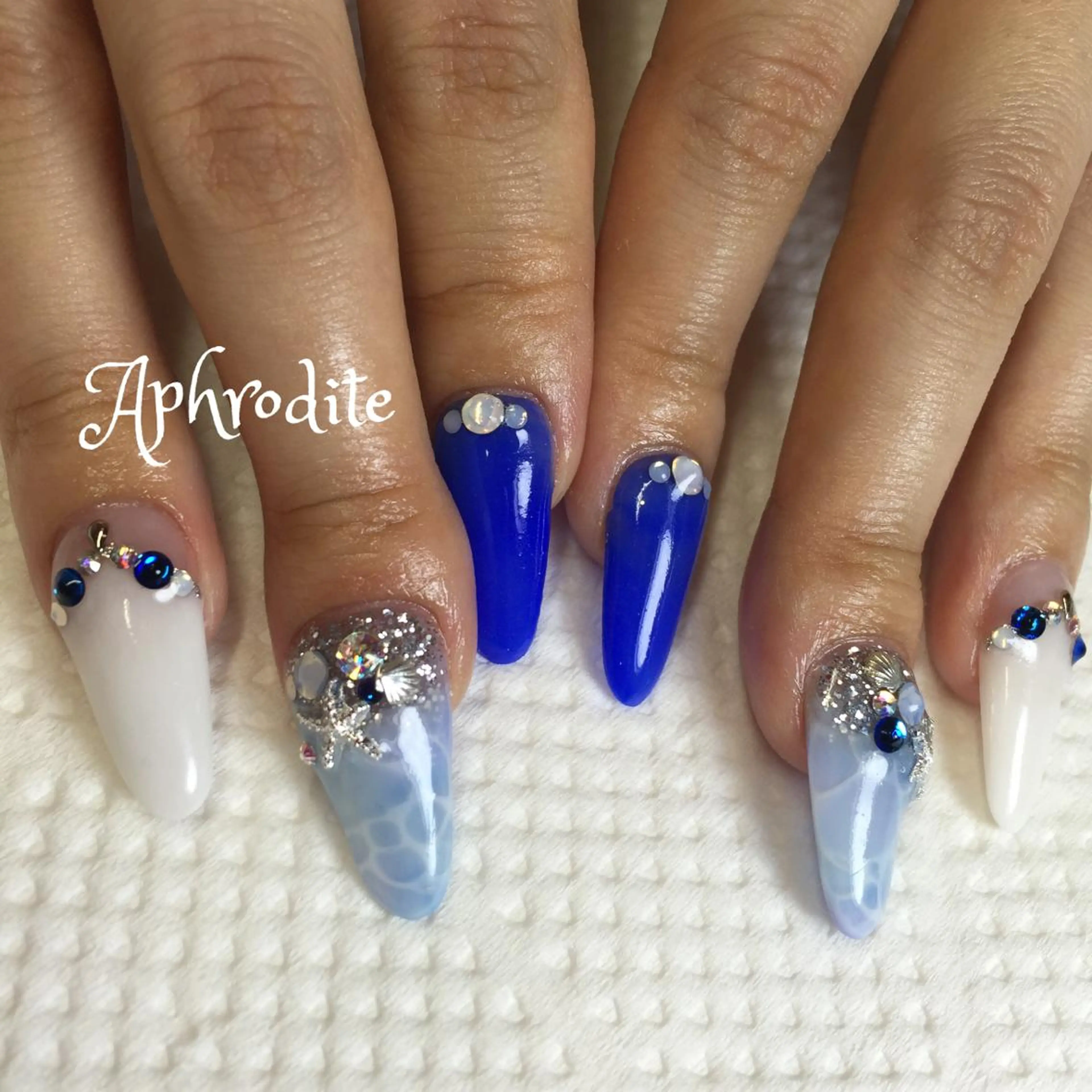 ネイル スカルプネイル 夏ネイル Aphrodite パラジェル認定サロンのネイルデザイン
