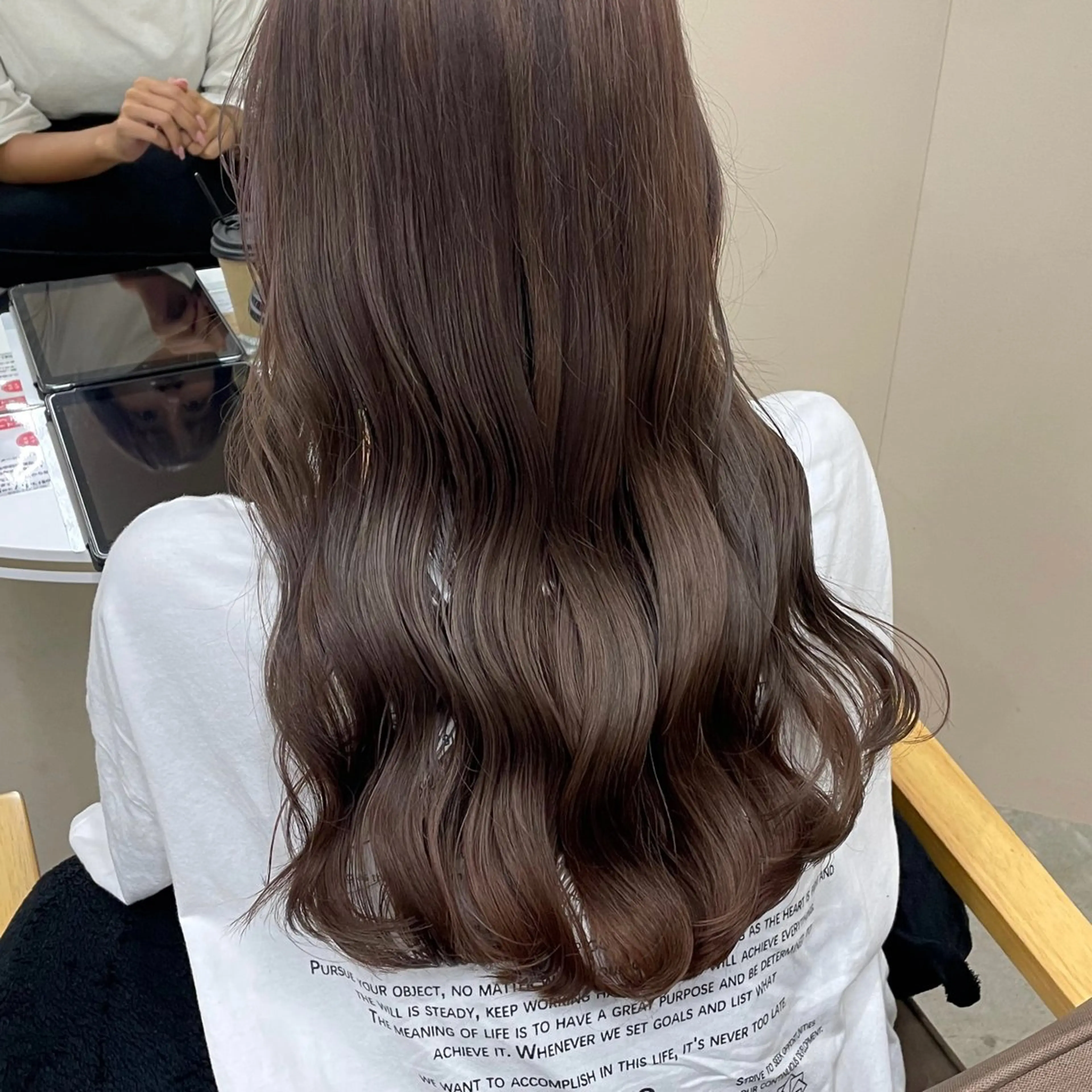 ロング カラー ブリーチ 透明感カラー グレージュ カット ヘアカラー トリートメント noii / 伊藤 愛莉のヘアスタイル
