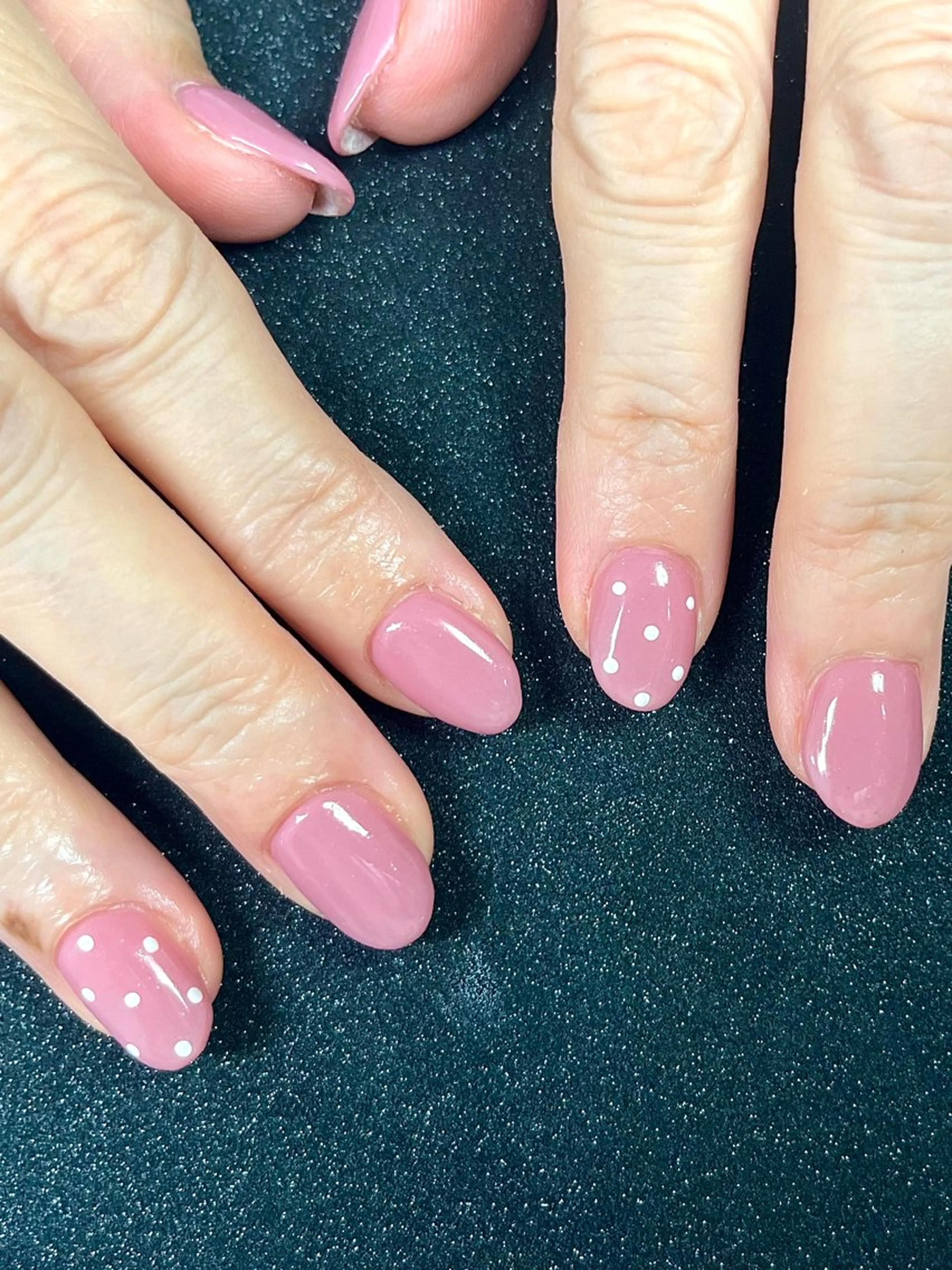 ネイル ドット Chika .のネイルデザイン