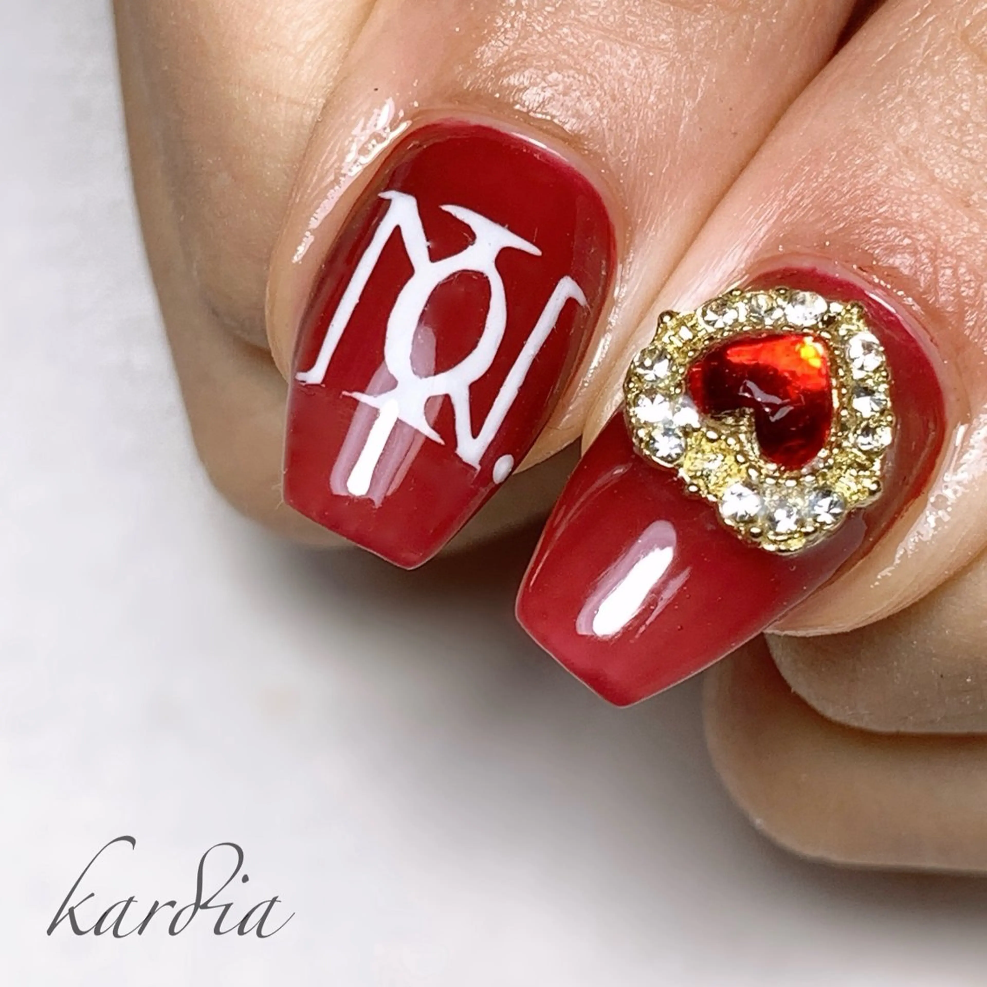 ネイル ハンドネイル καρδιά -ｶﾙﾃﾞｨｱ-のネイルデザイン