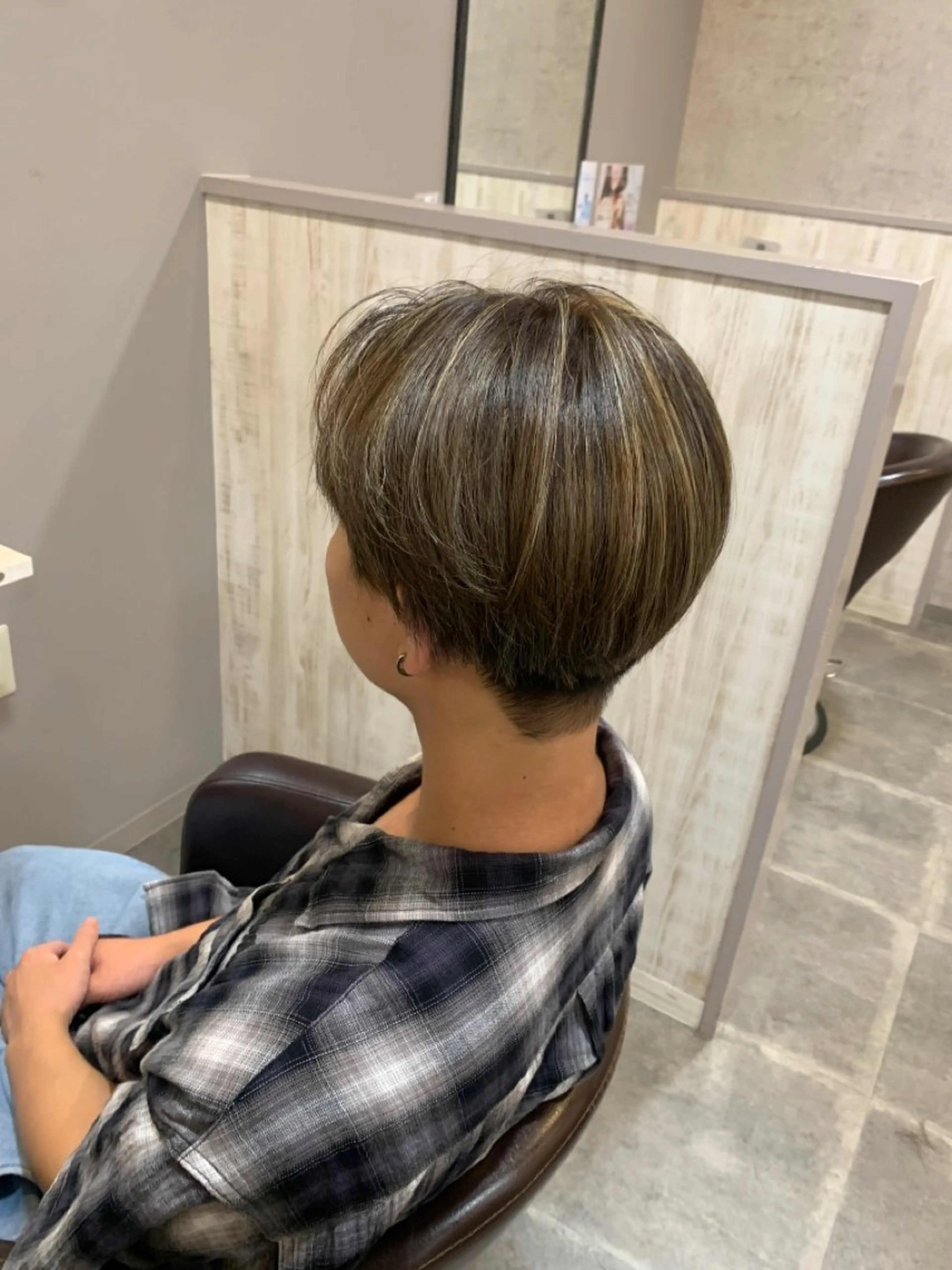 カラー メンズ メンズハイライト 学生（メンズ向け） ハイライトカラー 学生 レイヤーカット 西宮北口/みなみのヘアスタイル