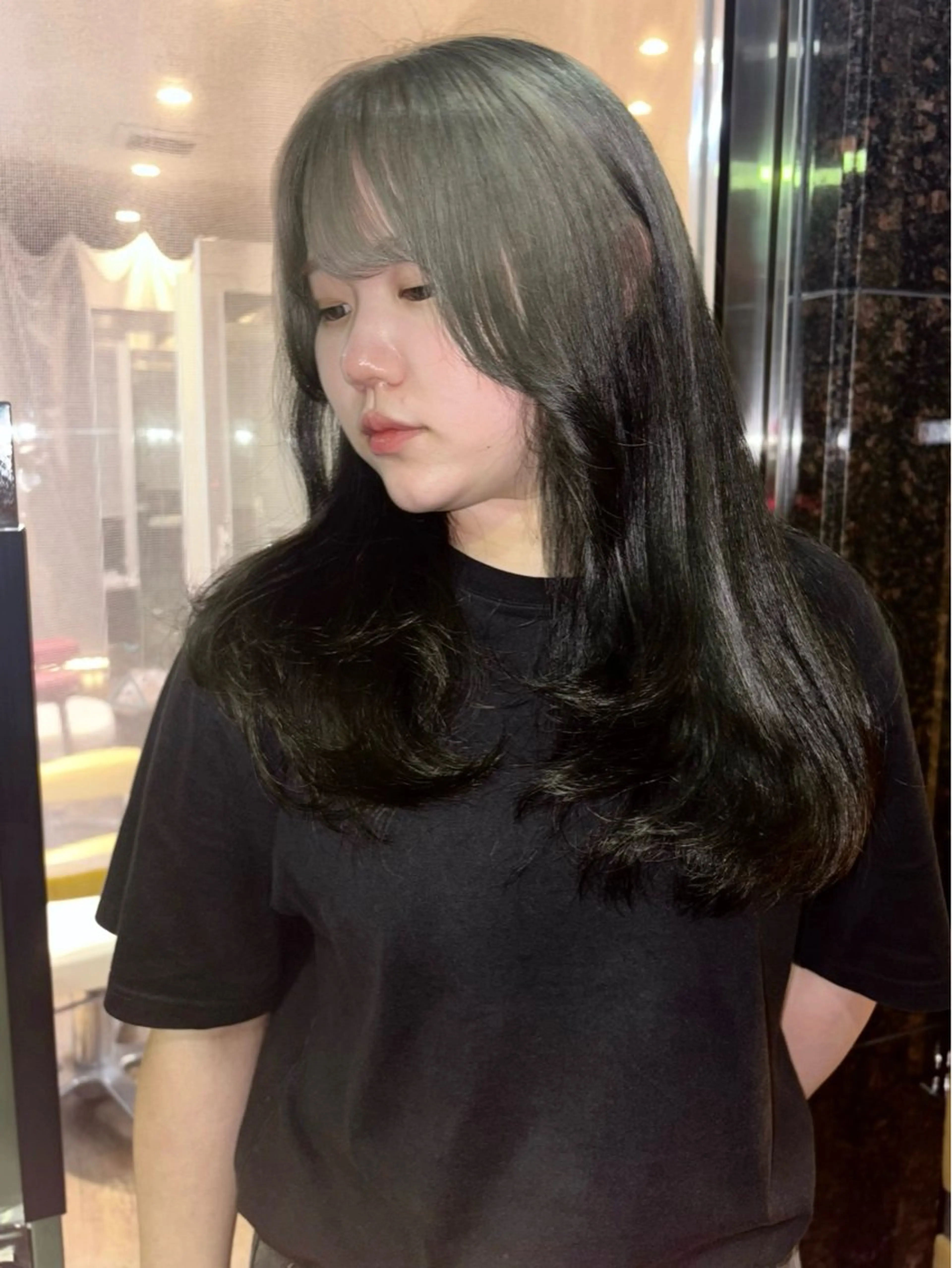 ロング ヘアカラー lot Kanau ハイトーン／デザインのヘアスタイル