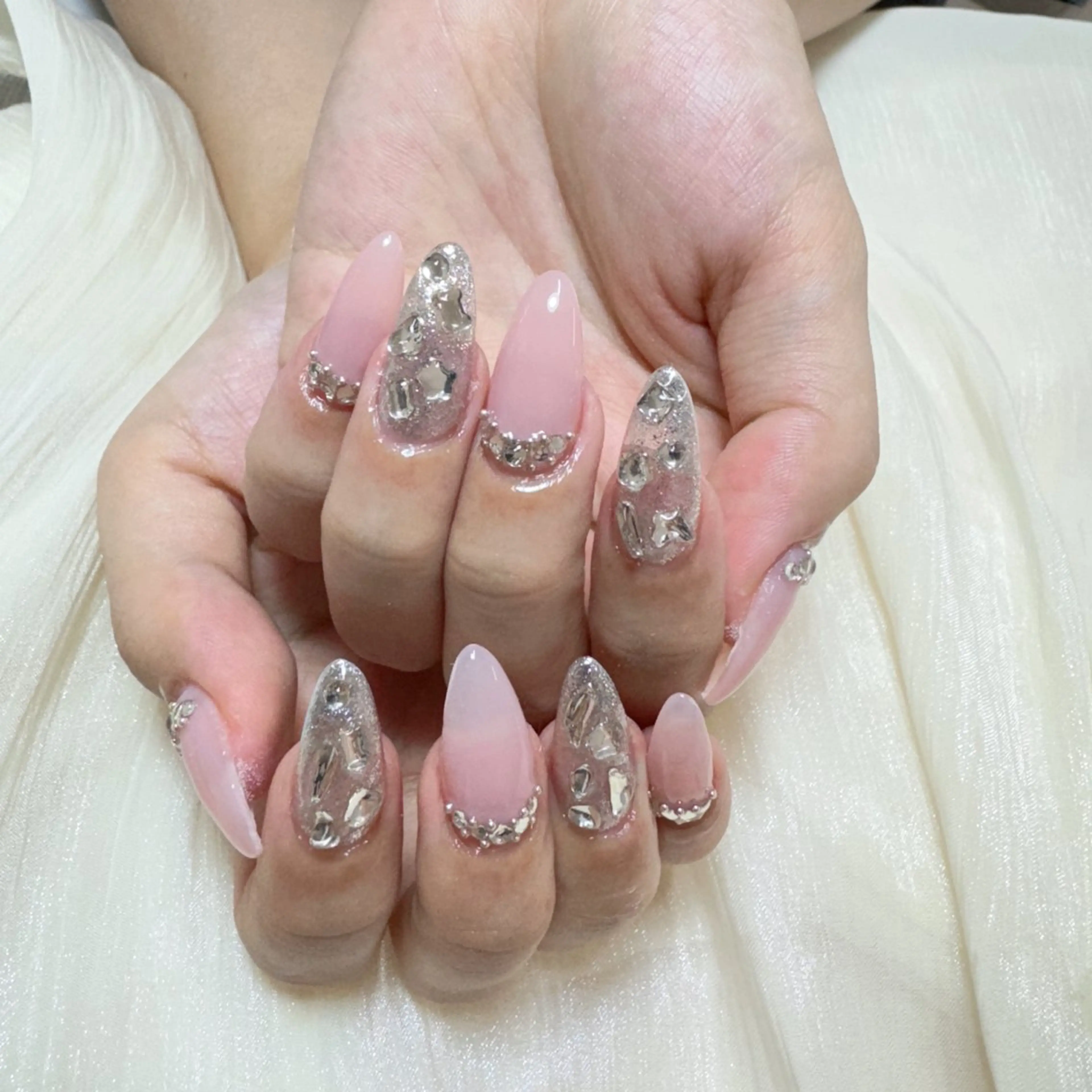 ネイル ハンドネイル 🎀nana🫧 ワンホンネイル🎀のネイルデザイン