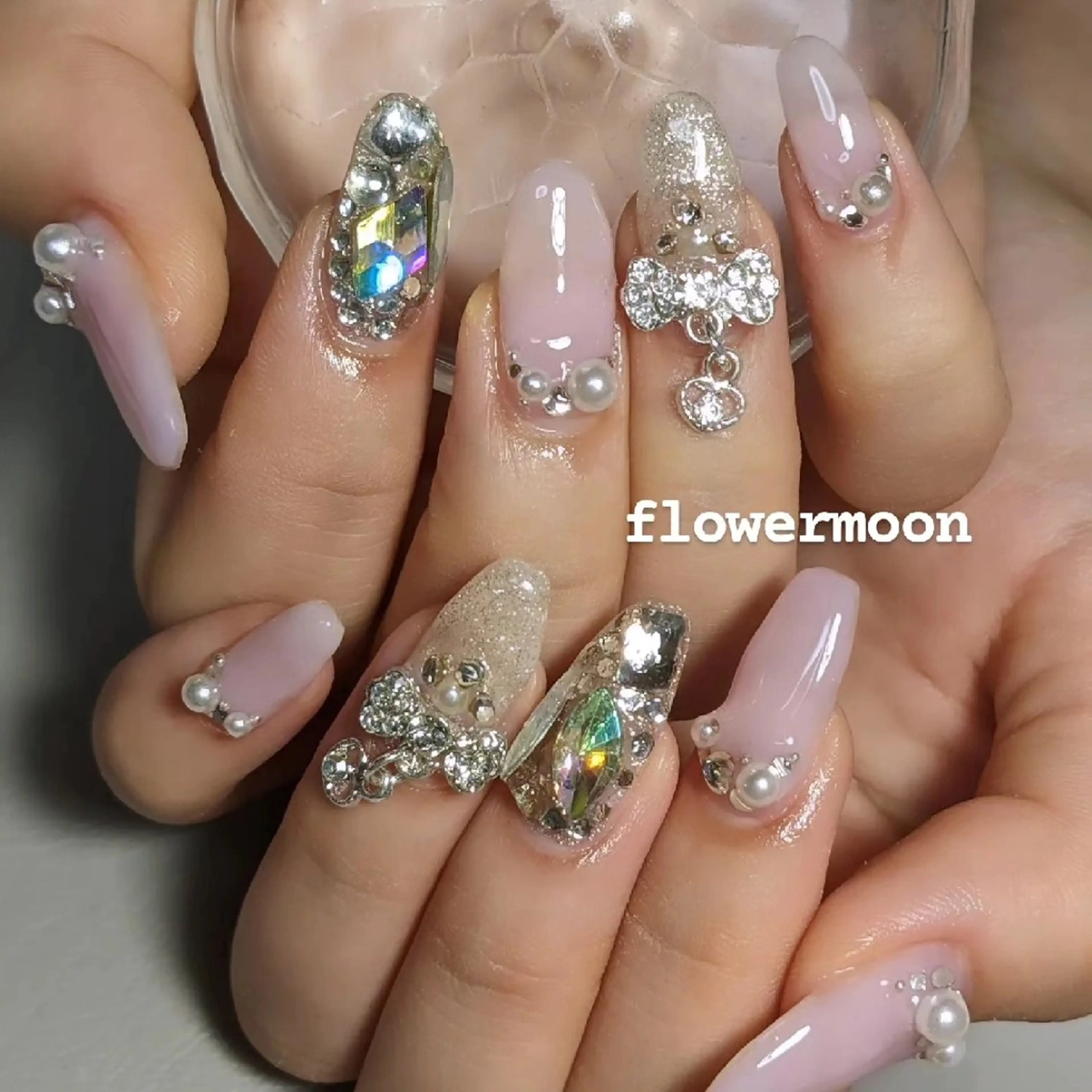 ネイル フラワー ムーンのネイルデザイン