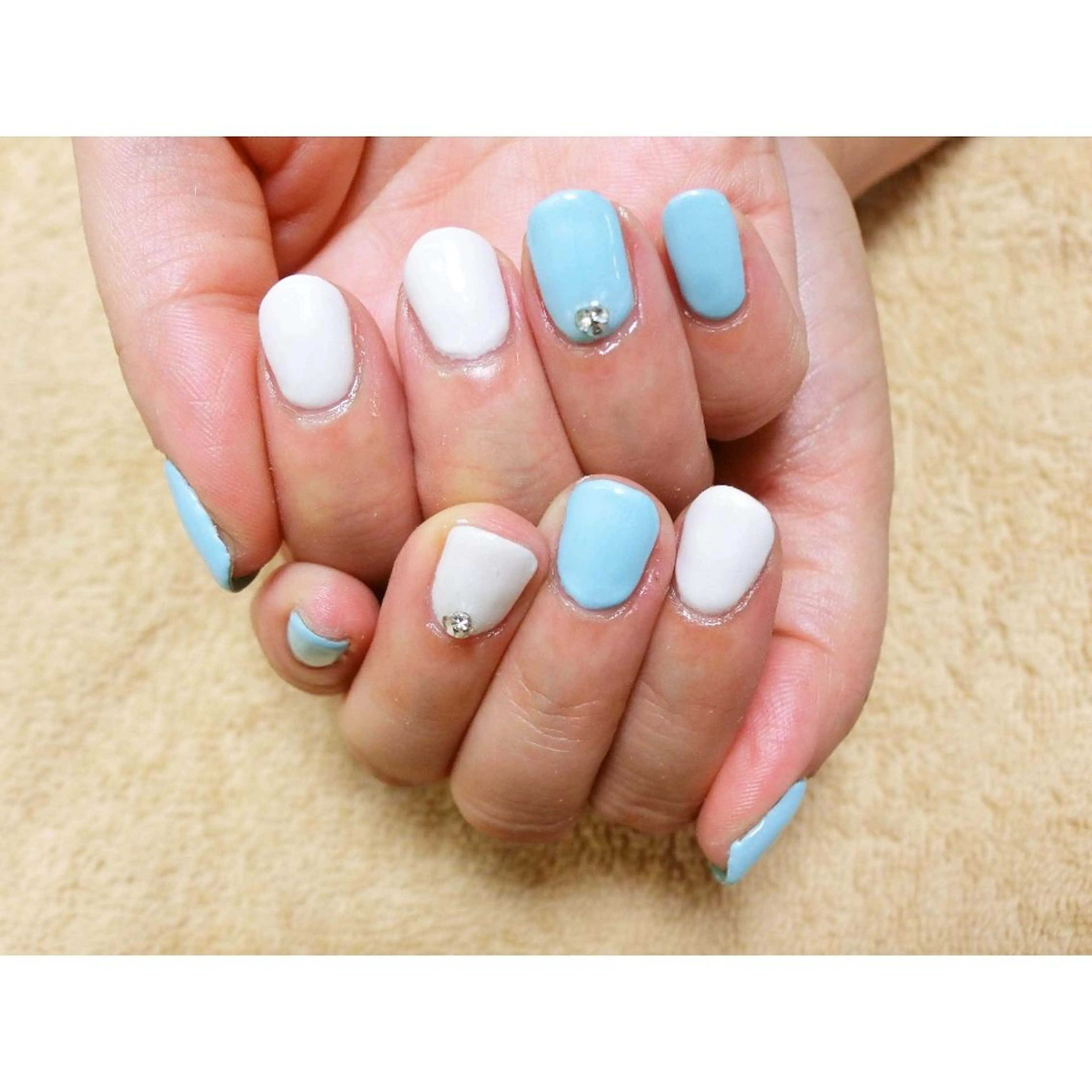 ネイル シンプルネイル 痛ネイル/ワンホン/ フィルイン/長さだしのネイルデザイン